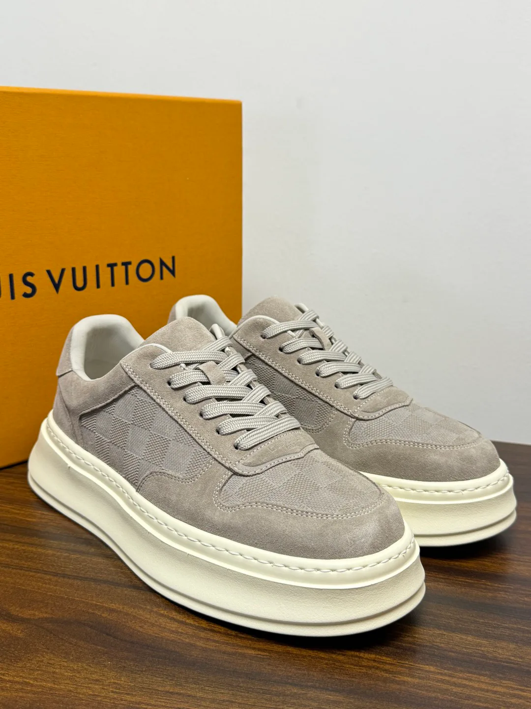 Men's Sneakers LOUIS VUITTON 19569379