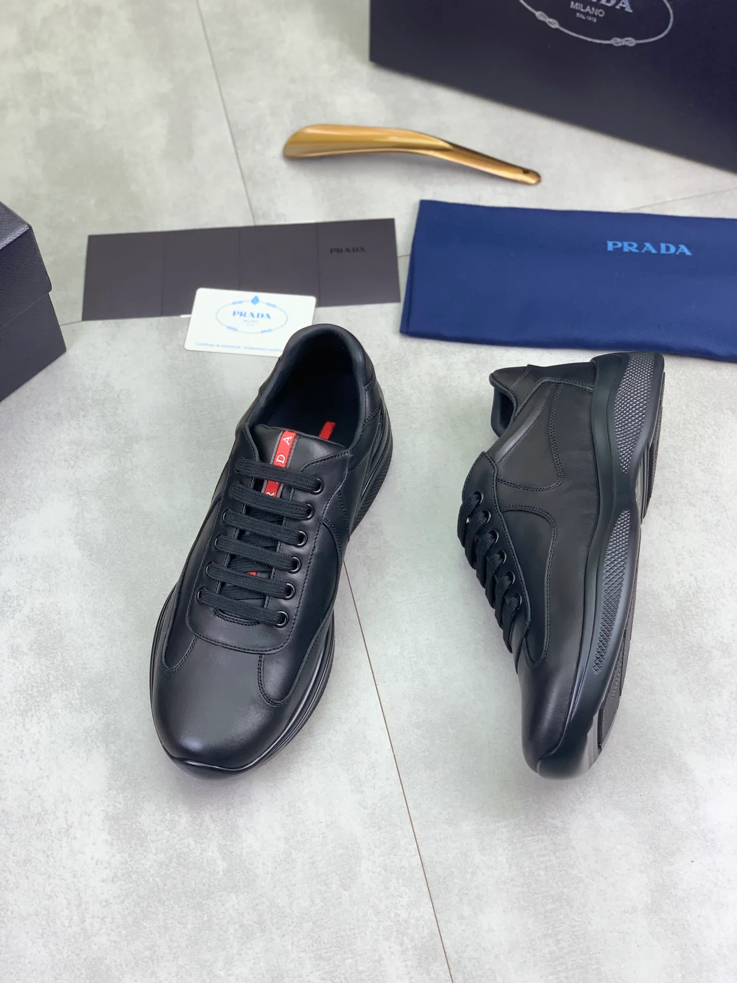 Men's Sneakers PRADA 18365161