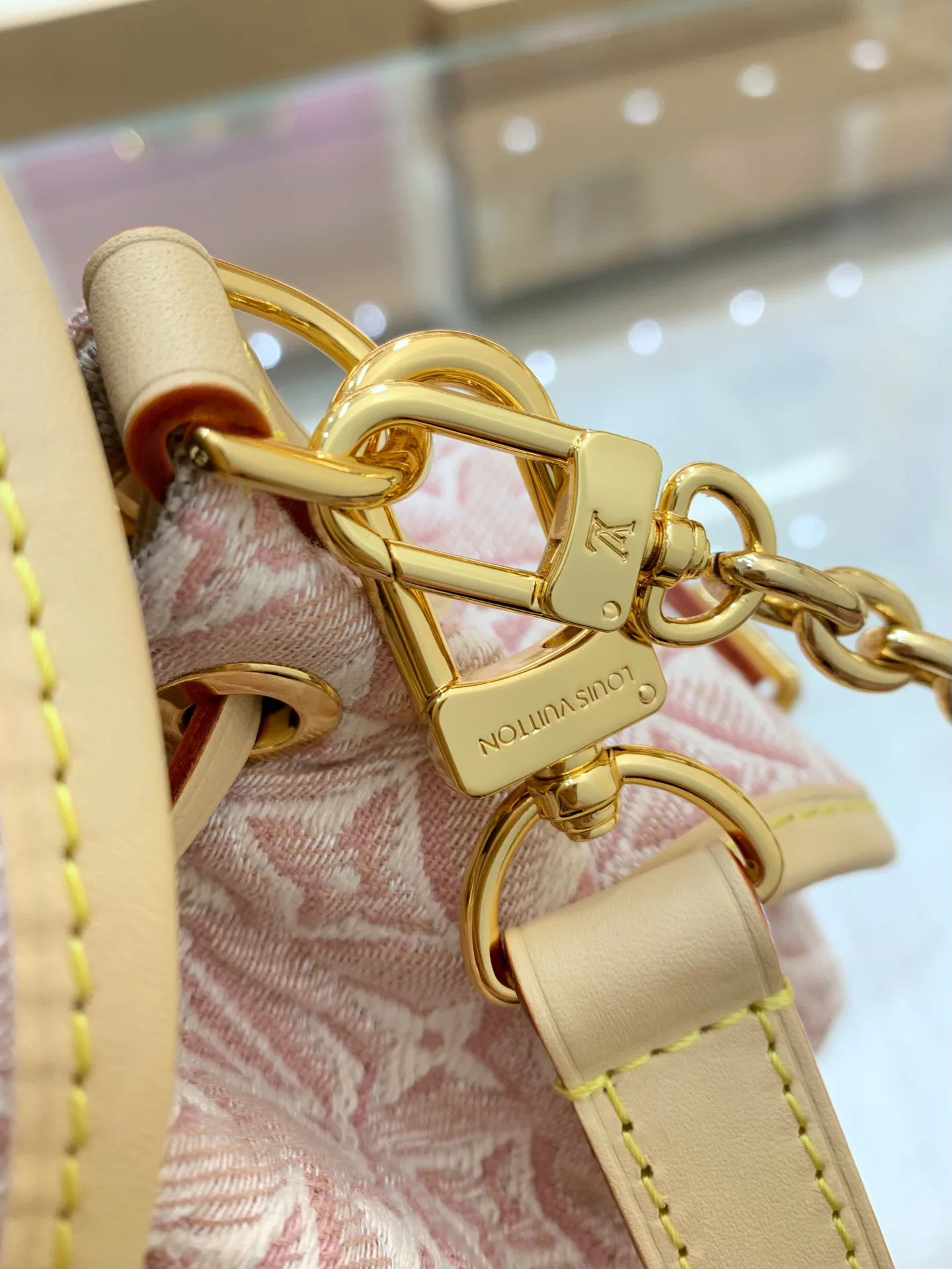 Women's Classic Handbags LOUIS VUITTON 17303175