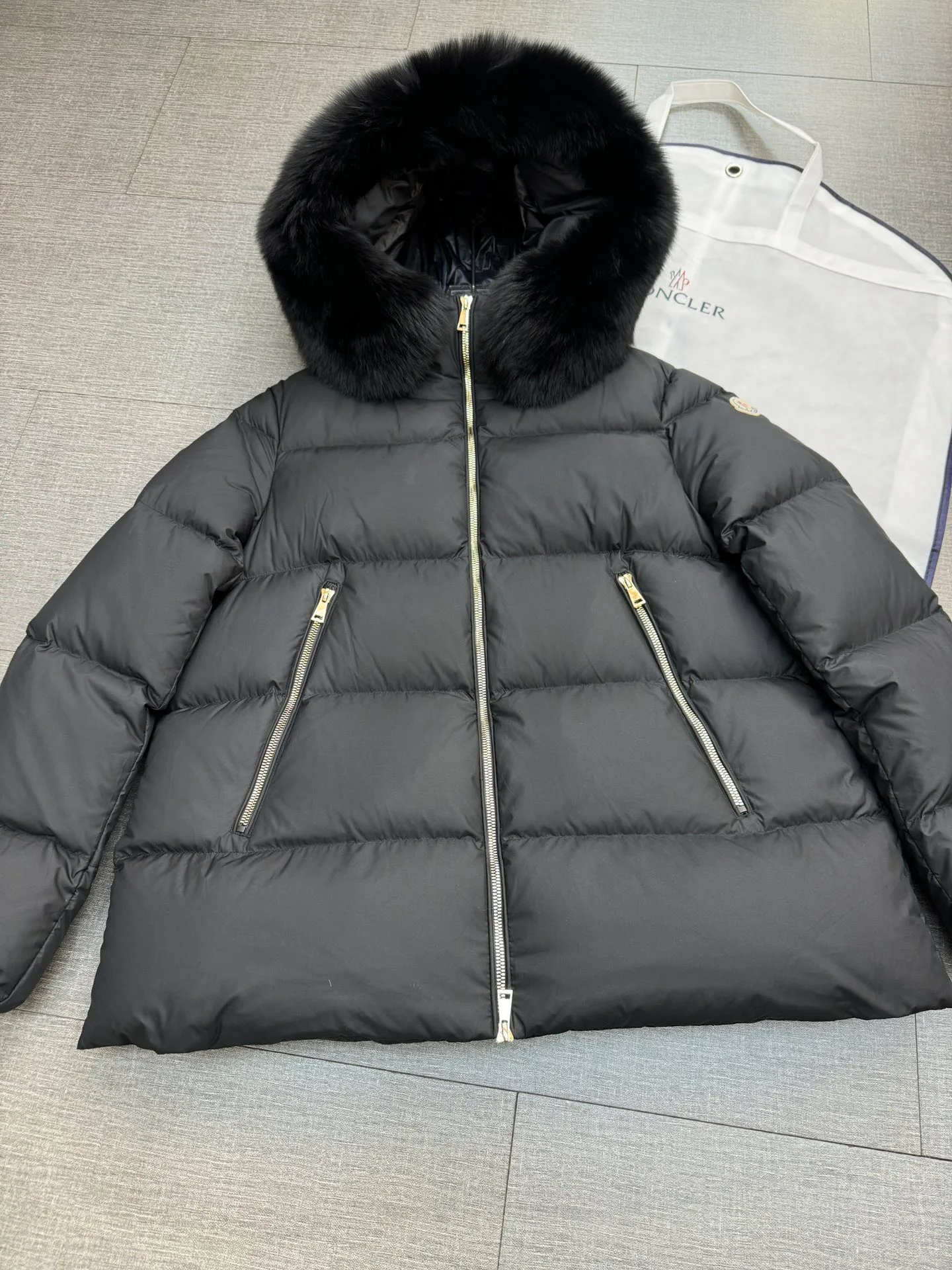 Women's Jackets And Down Jackets MONCLER 18130015
