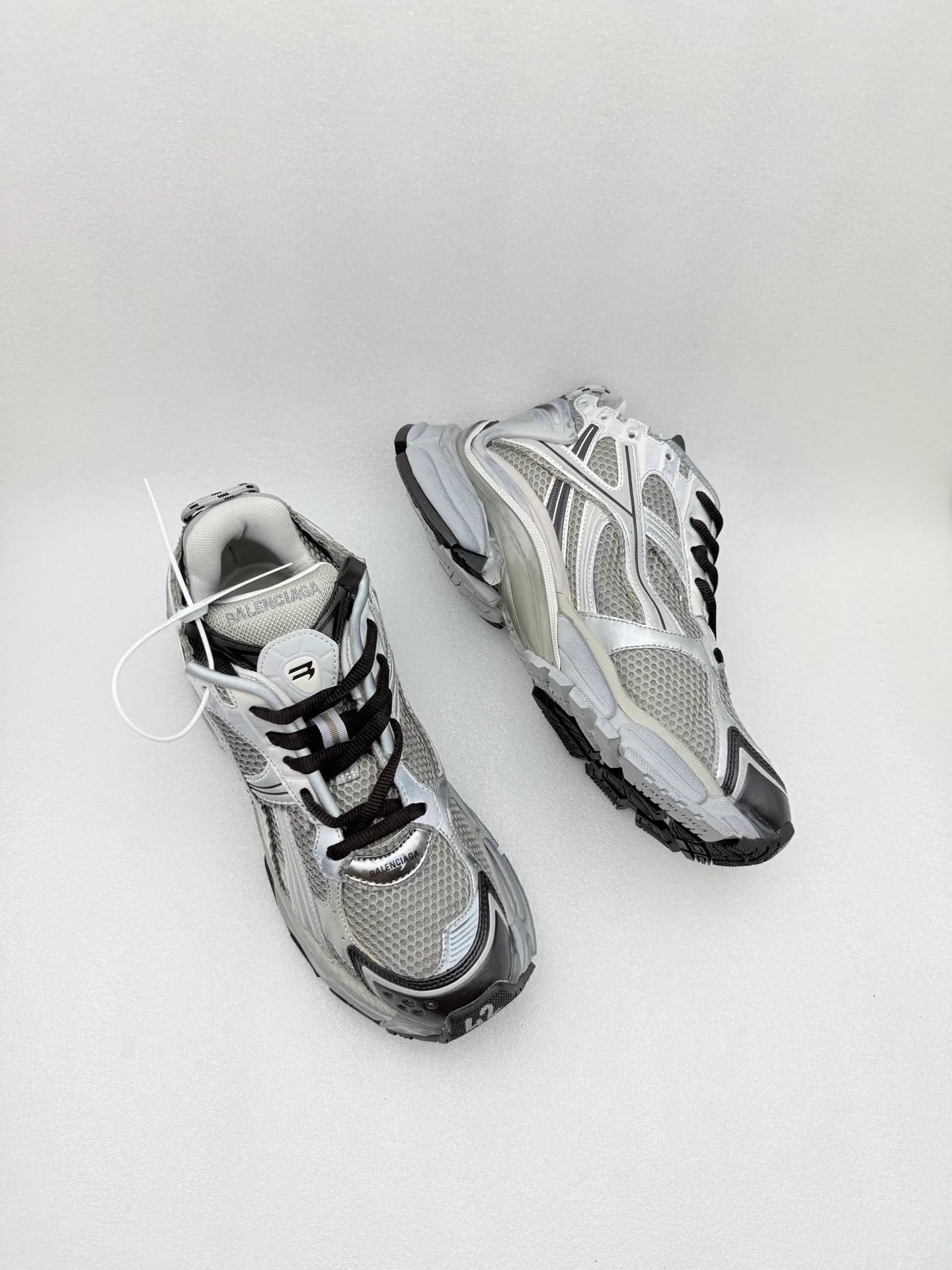 Кроссовки Женские Balenciaga 18589193