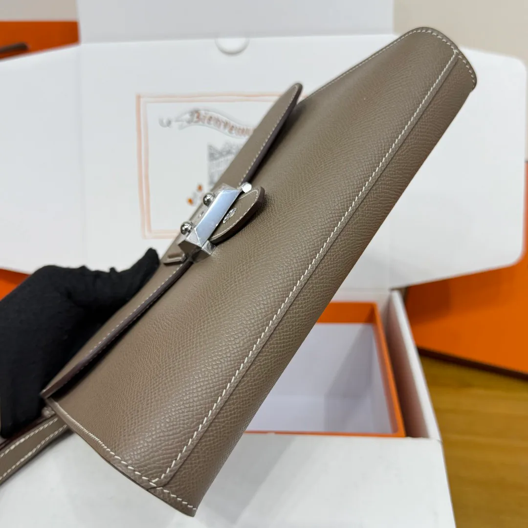 Women's Clutches HERMES 18077348