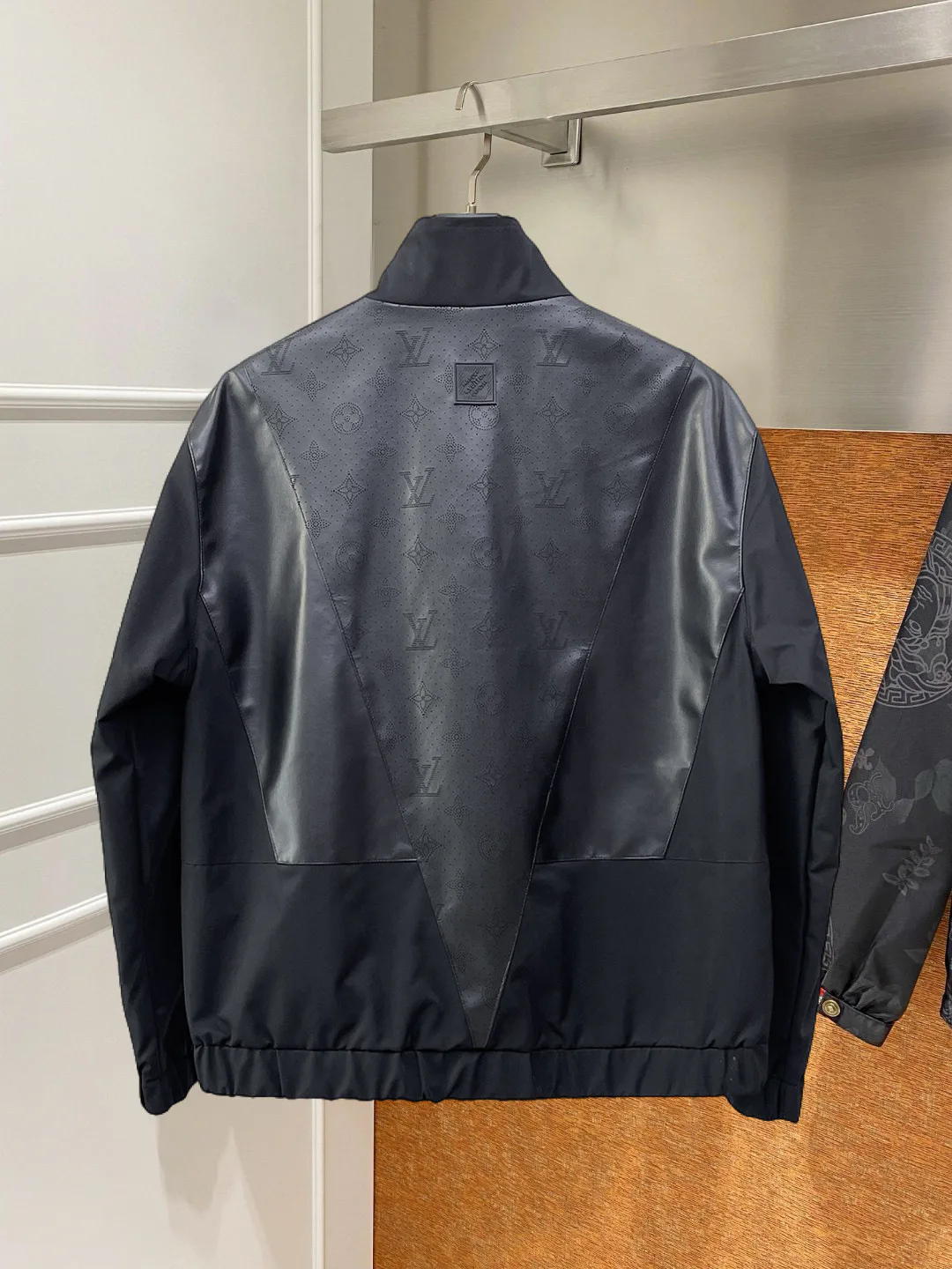 Куртки И Пуховики Мужские Louis Vuitton 18614690