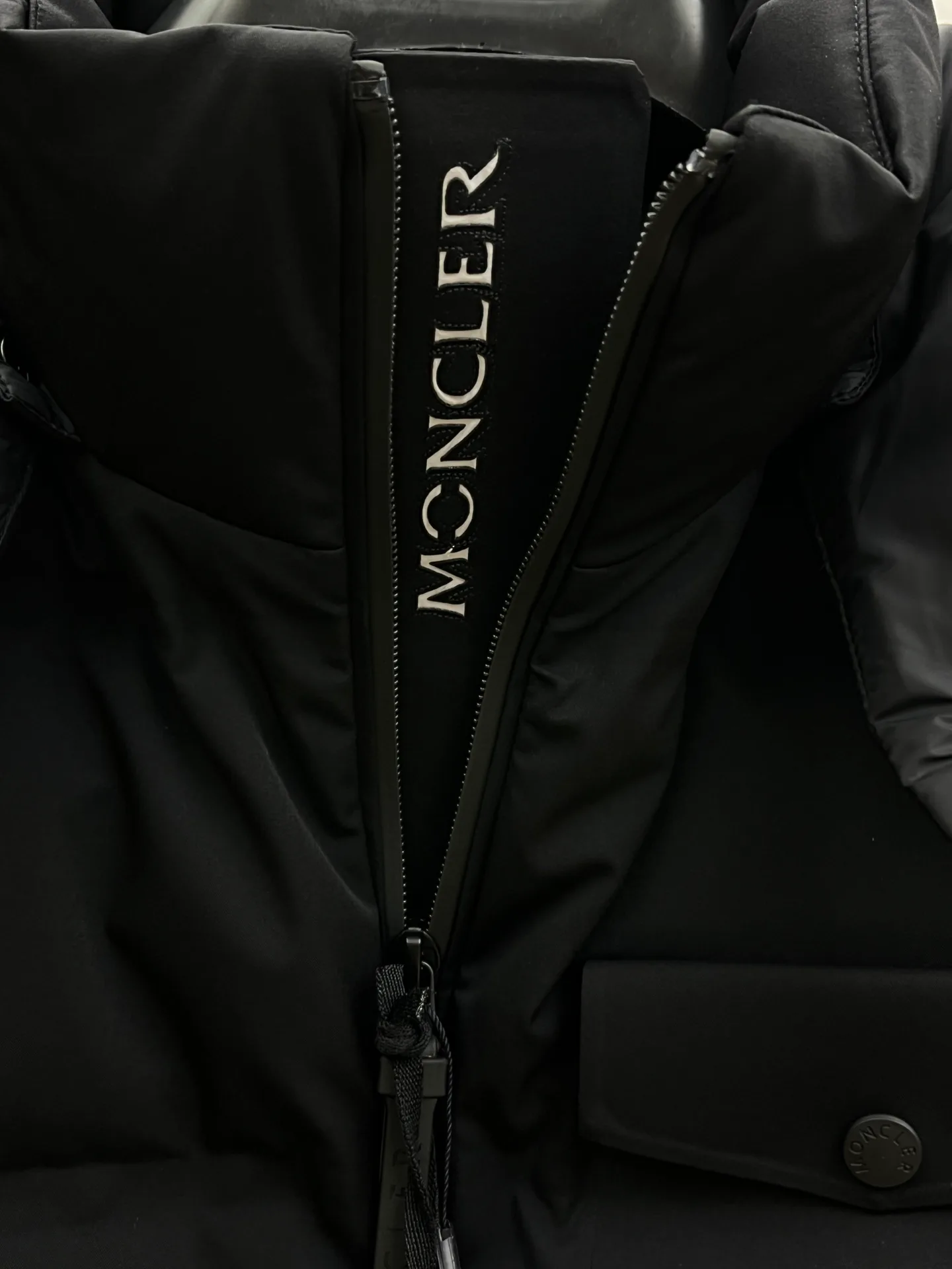 Men's Jackets And Down Jackets MONCLER 18194606