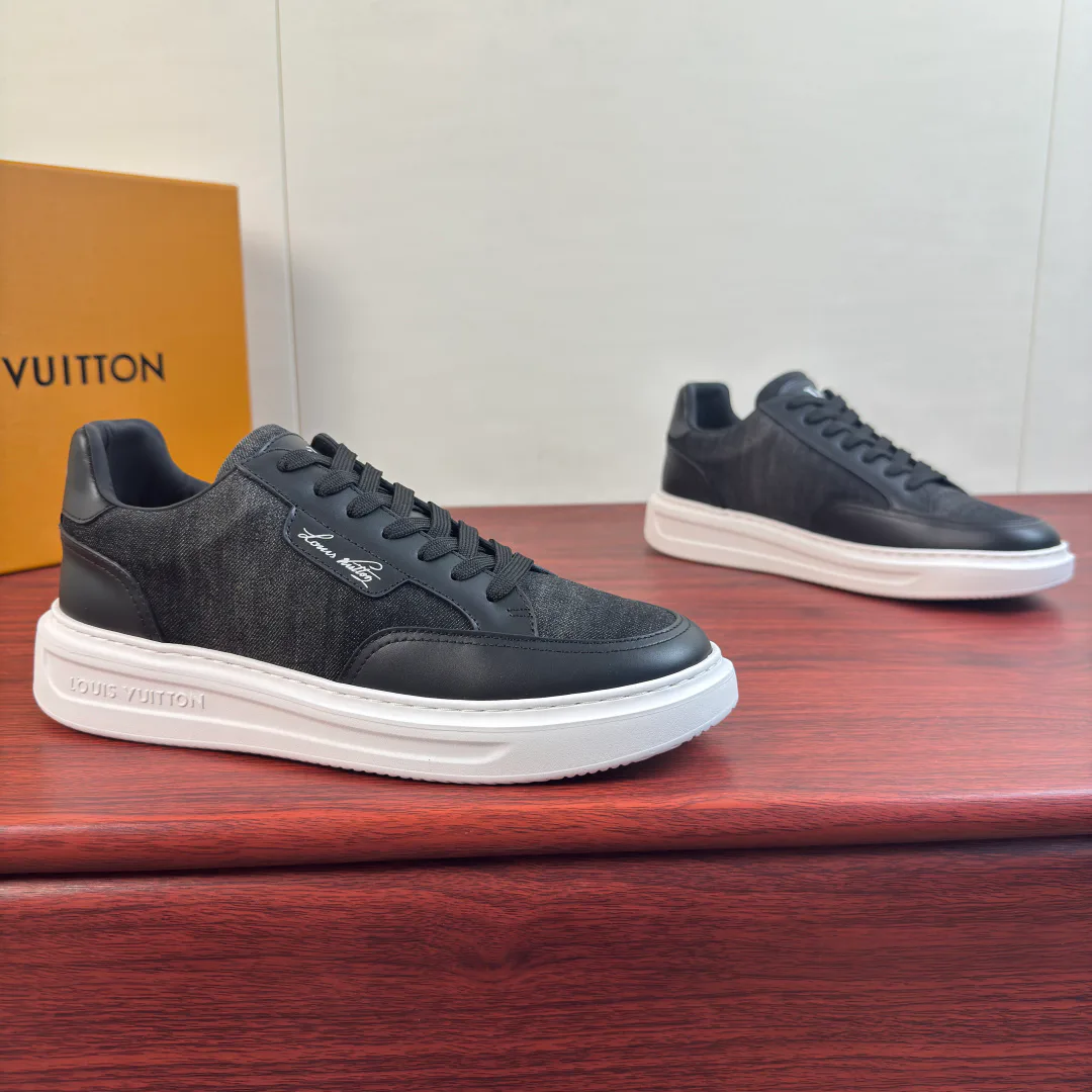 Men's Sneakers LOUIS VUITTON 17722575