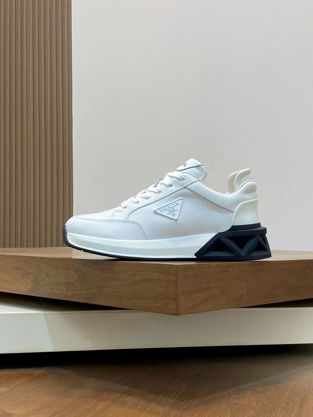 Men's Sneakers PRADA 18116638