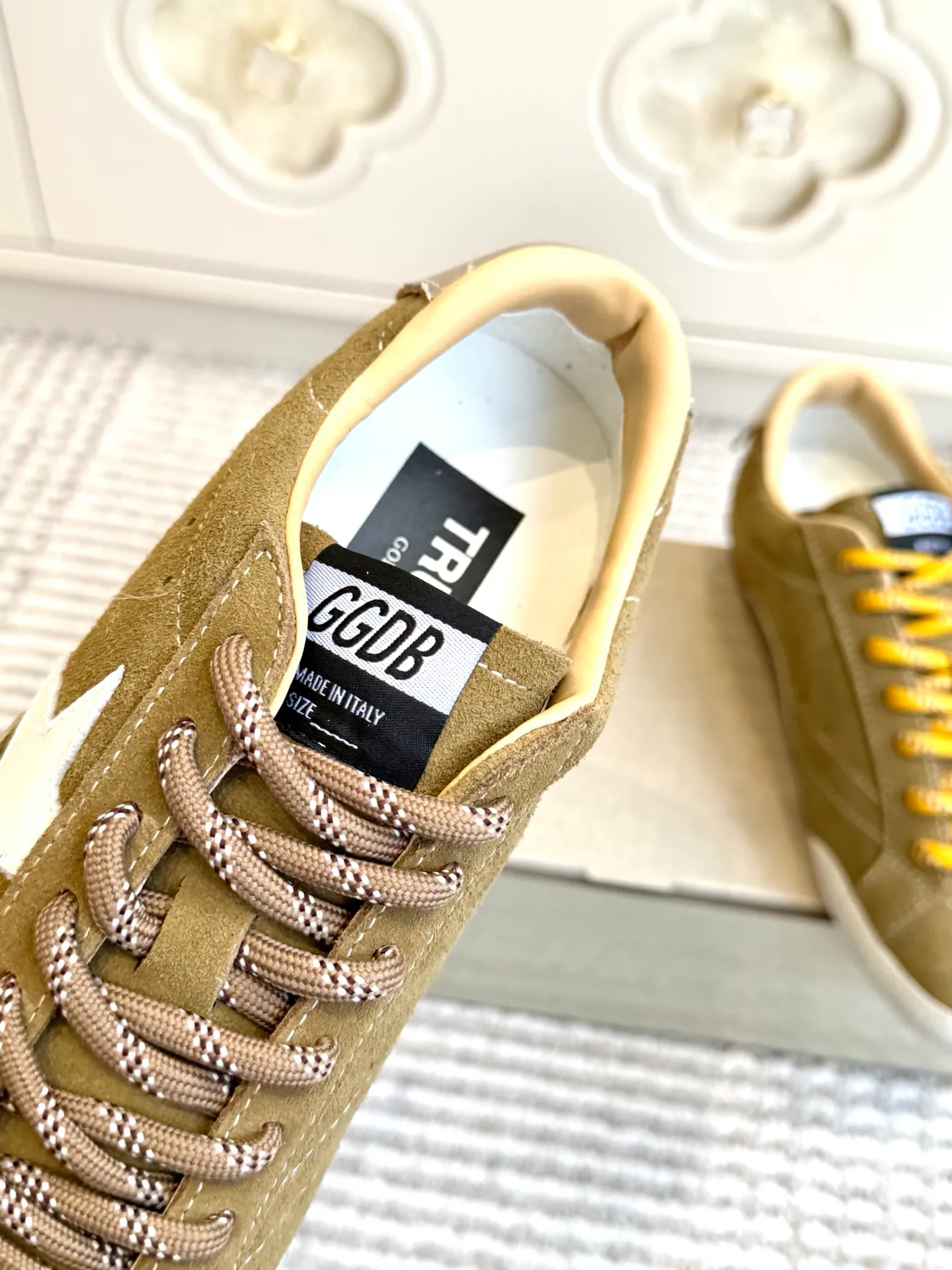 Women's Sneakers GOLDEN GOOSE 18360512