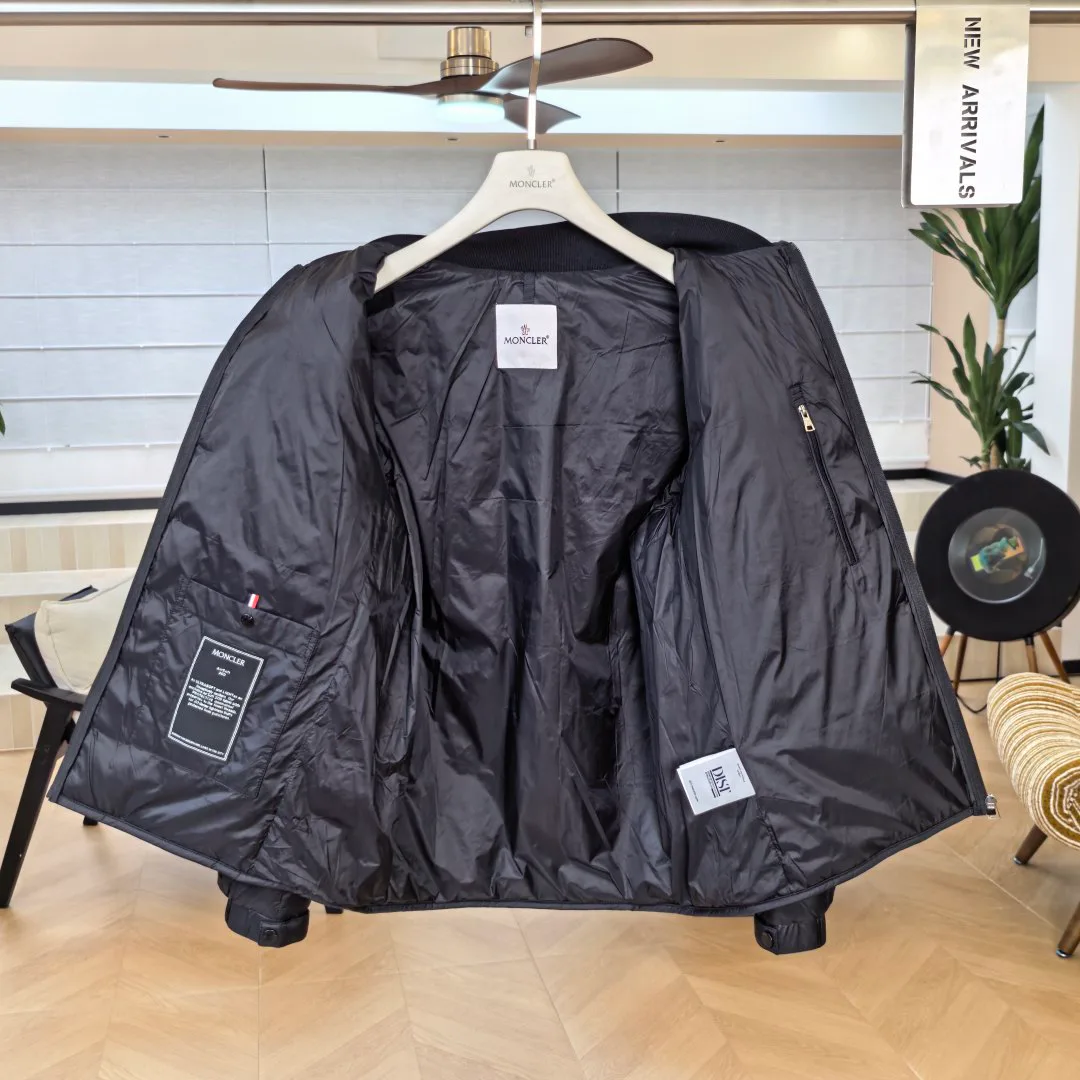 Men's Jackets And Down Jackets MONCLER 18289241