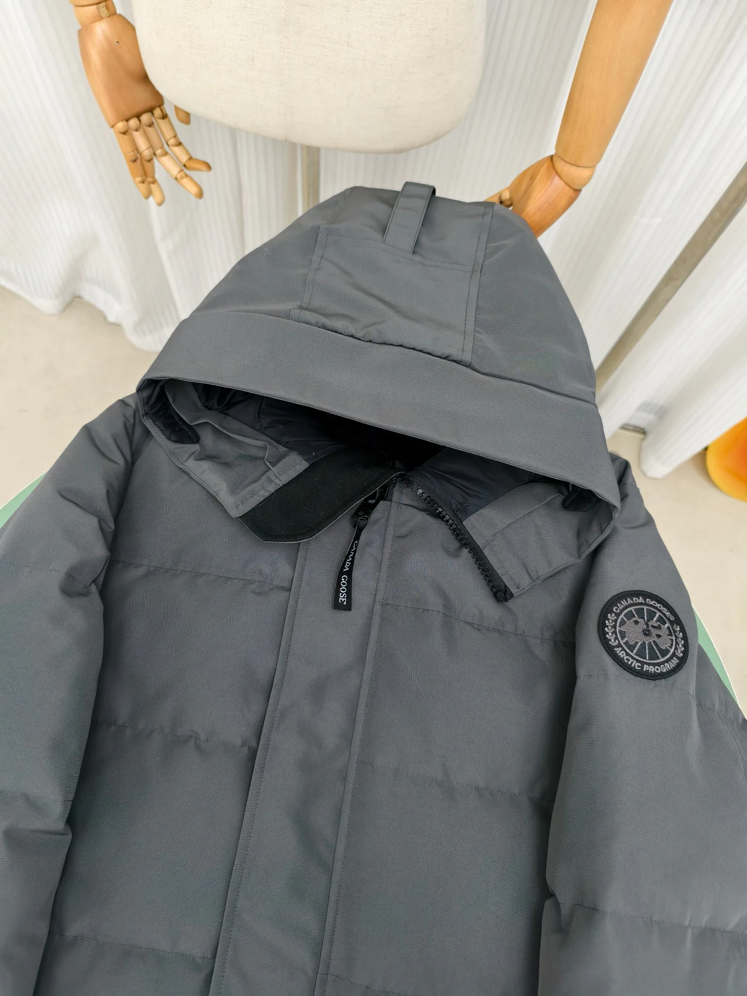 Куртки И Пуховики Мужские Canada Goose 18684534