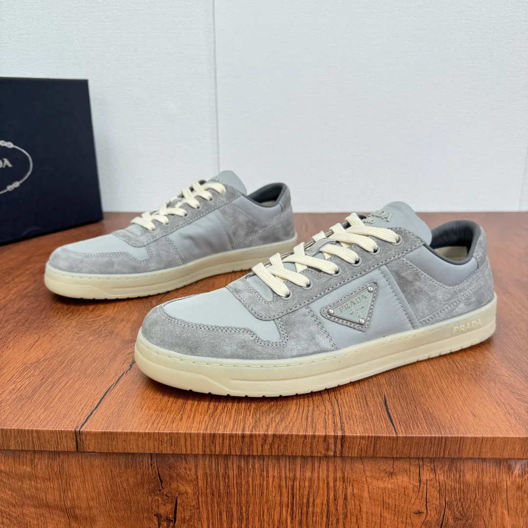 Кроссовки Мужские Prada 18633566