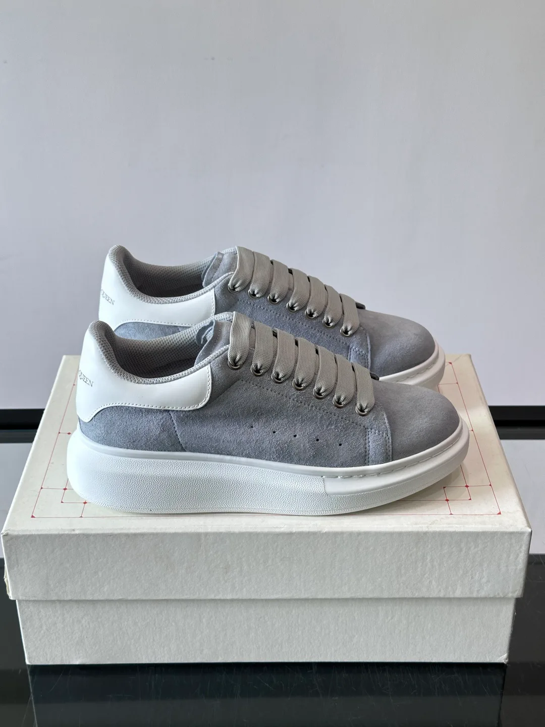 Women's Sneakers ALEXANDER MCQUEEN 17447546