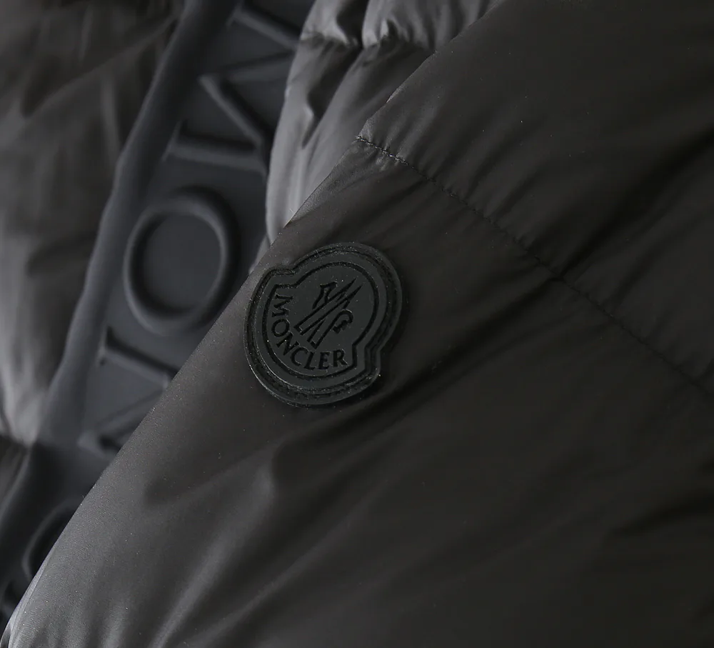 Men's Jackets And Down Jackets MONCLER 18510153