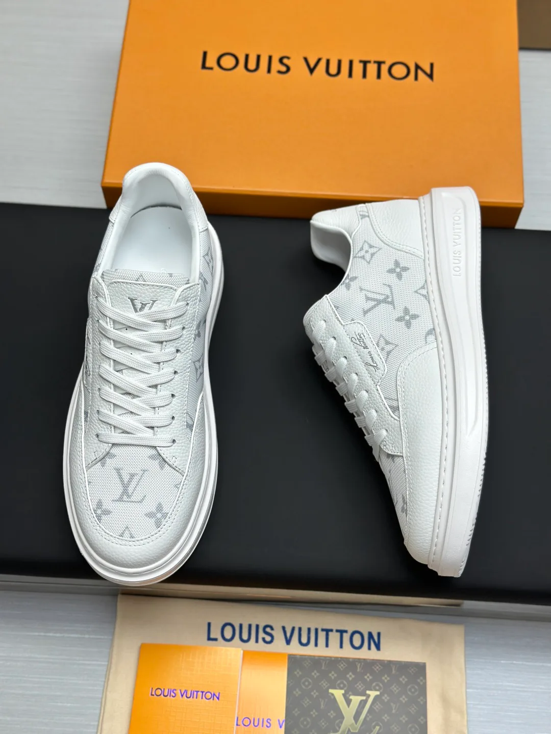 Men's Sneakers LOUIS VUITTON 17759494