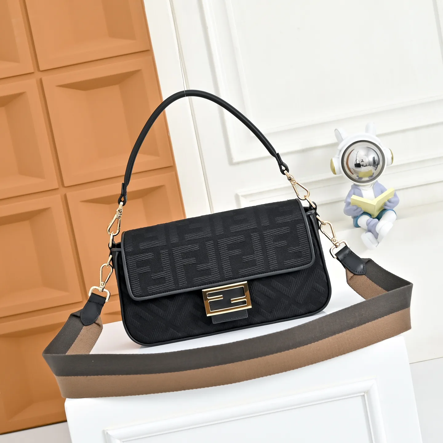 Women's Classic Handbags FENDI 18004259