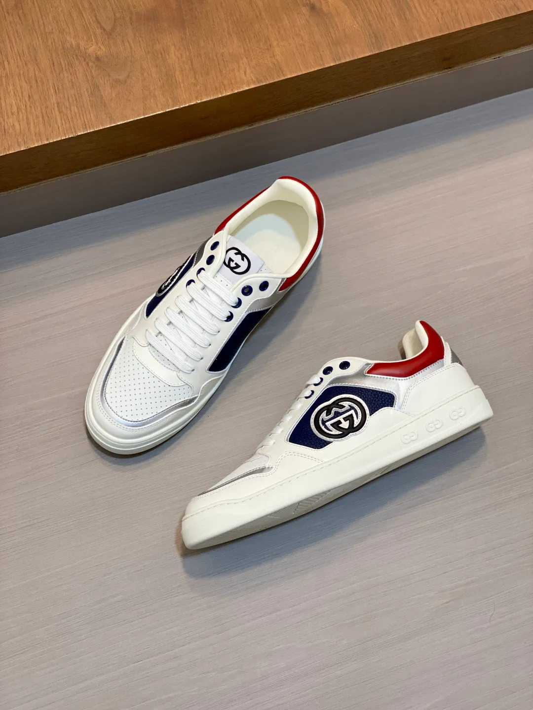 Men's Sneakers GUCCI 18039631