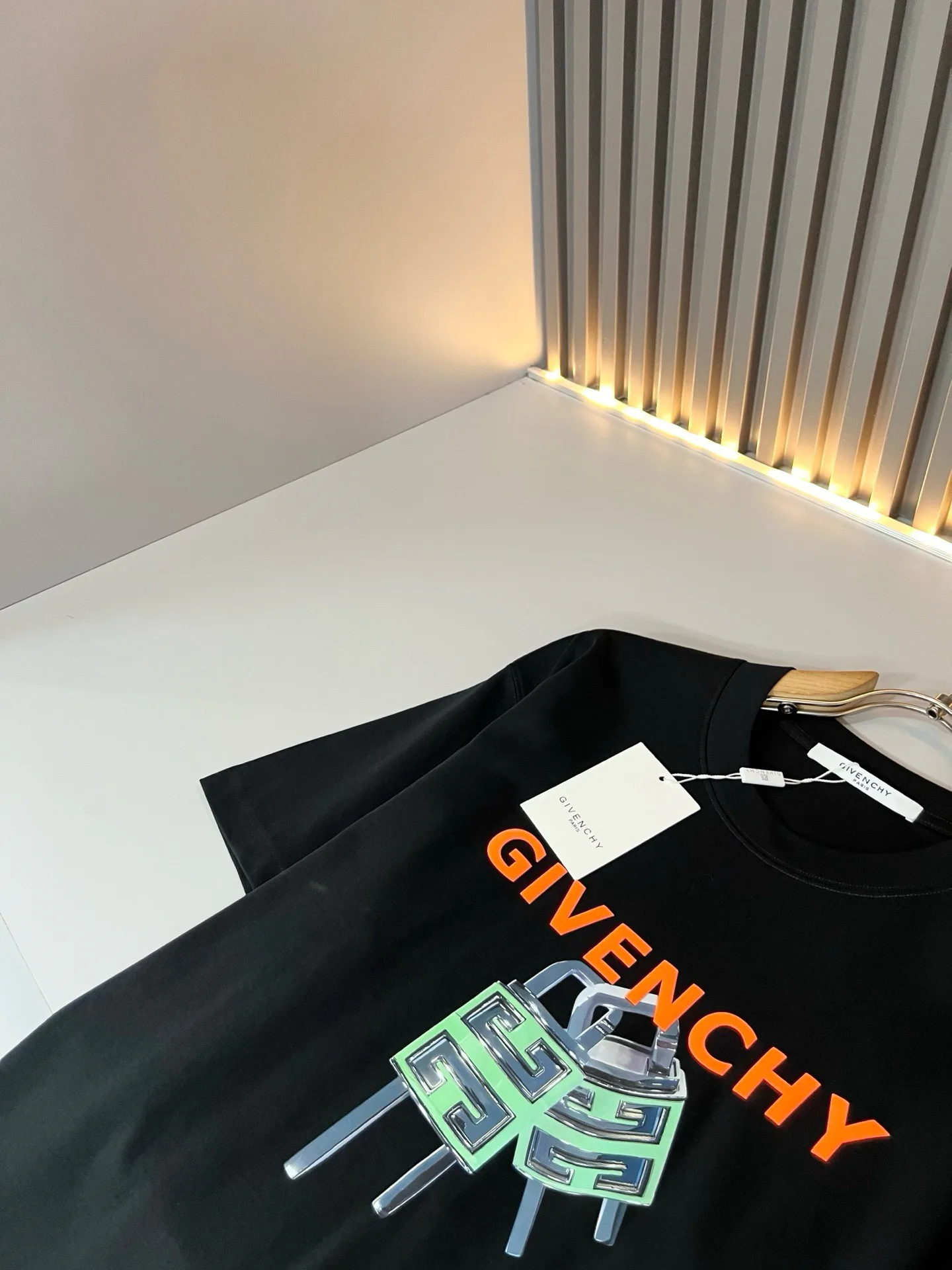 Men's T-Shirts GIVENCHY 18243902