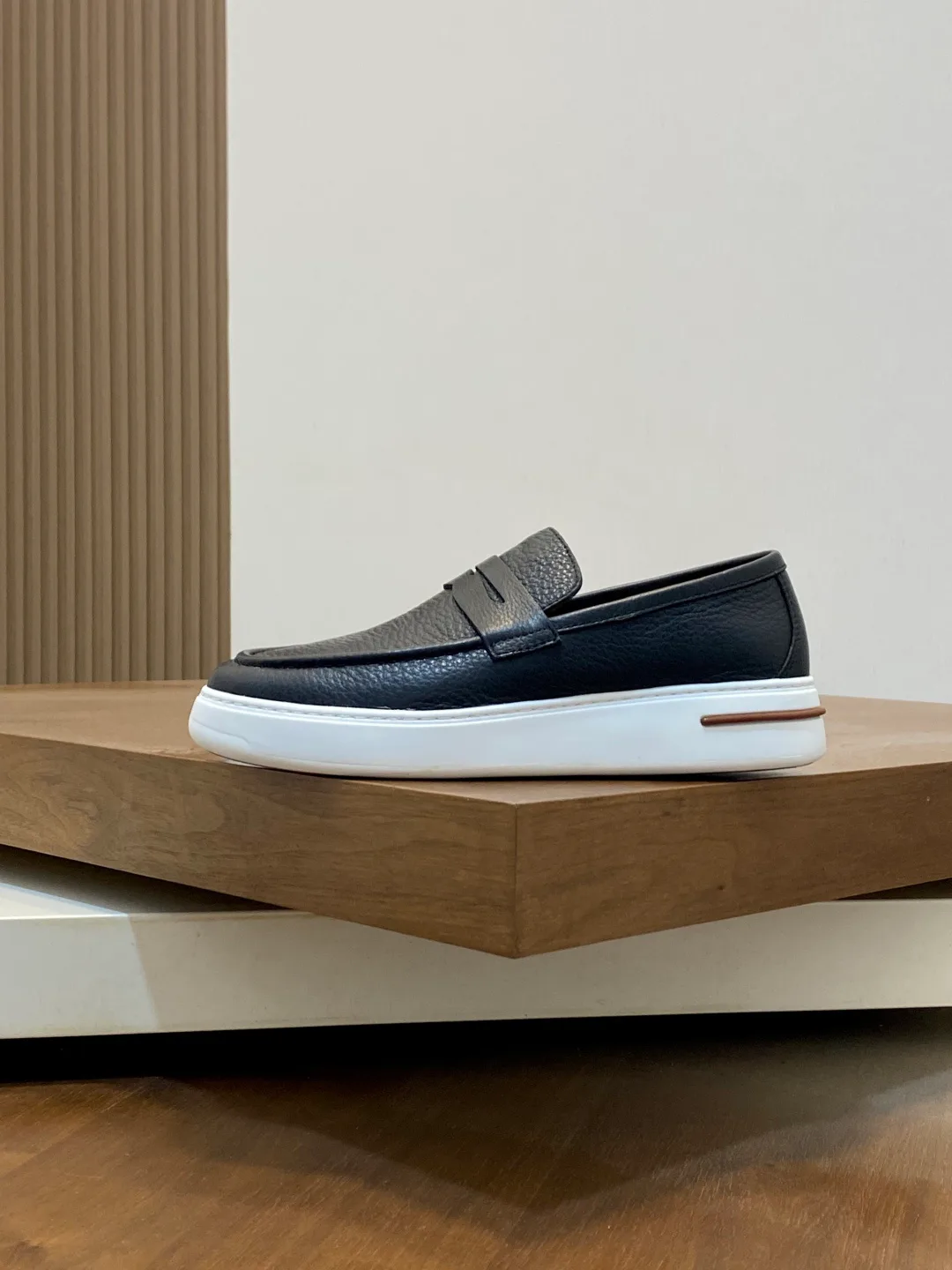 Men's Loafers And Dress Shoes LORO PIANA 18079012