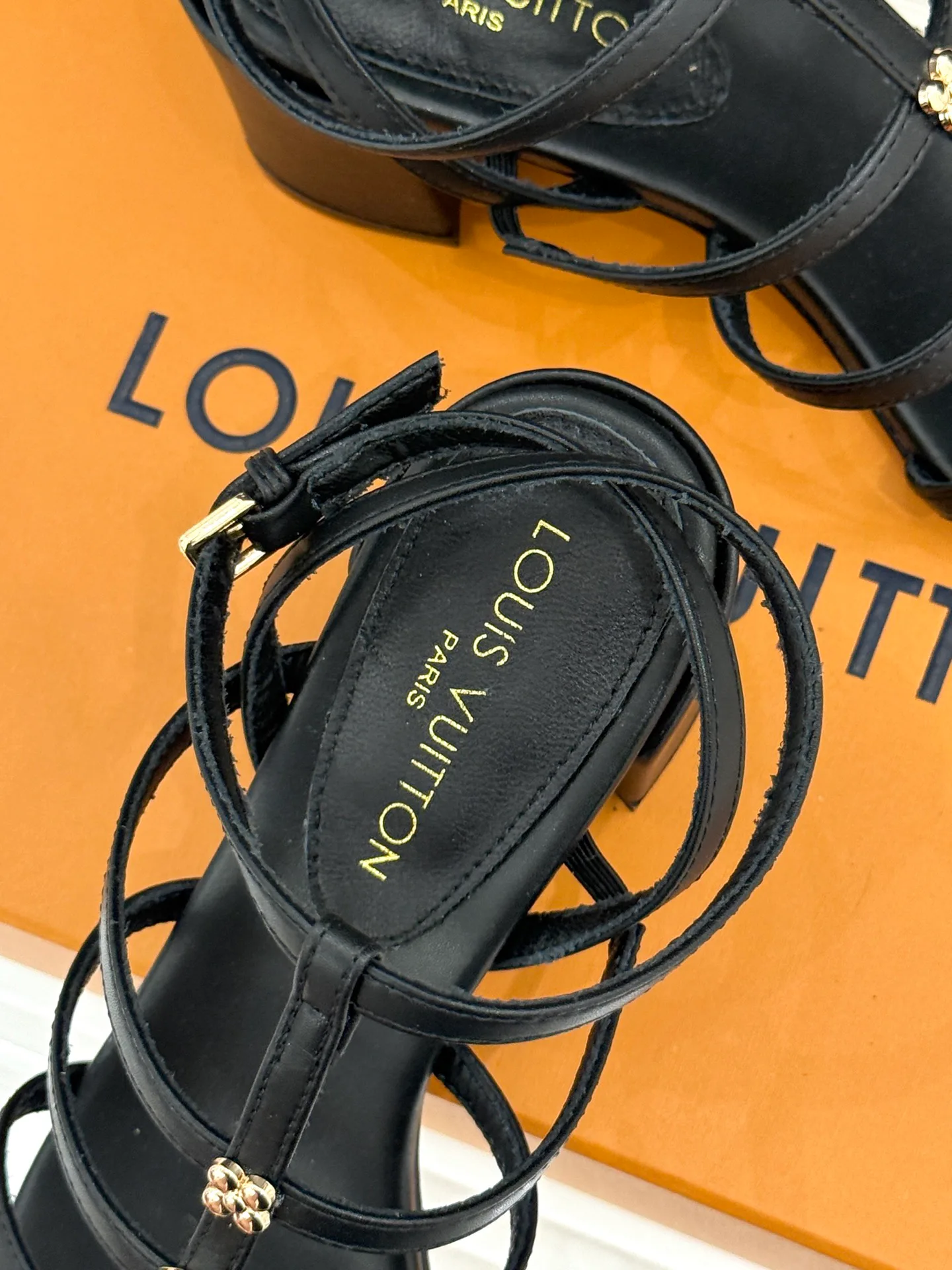 Women's Open-Toe Sandals LOUIS VUITTON 17234886