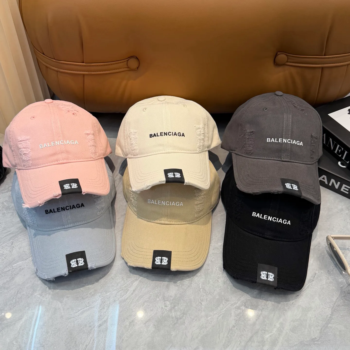Hats BALENCIAGA 16853088