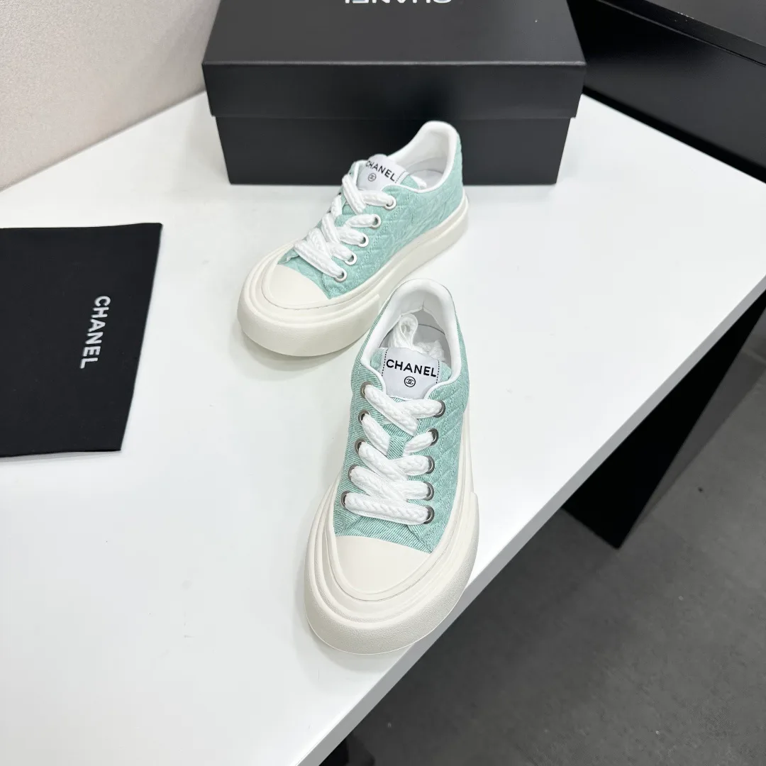Women's Sneakers CHANEL 17825112