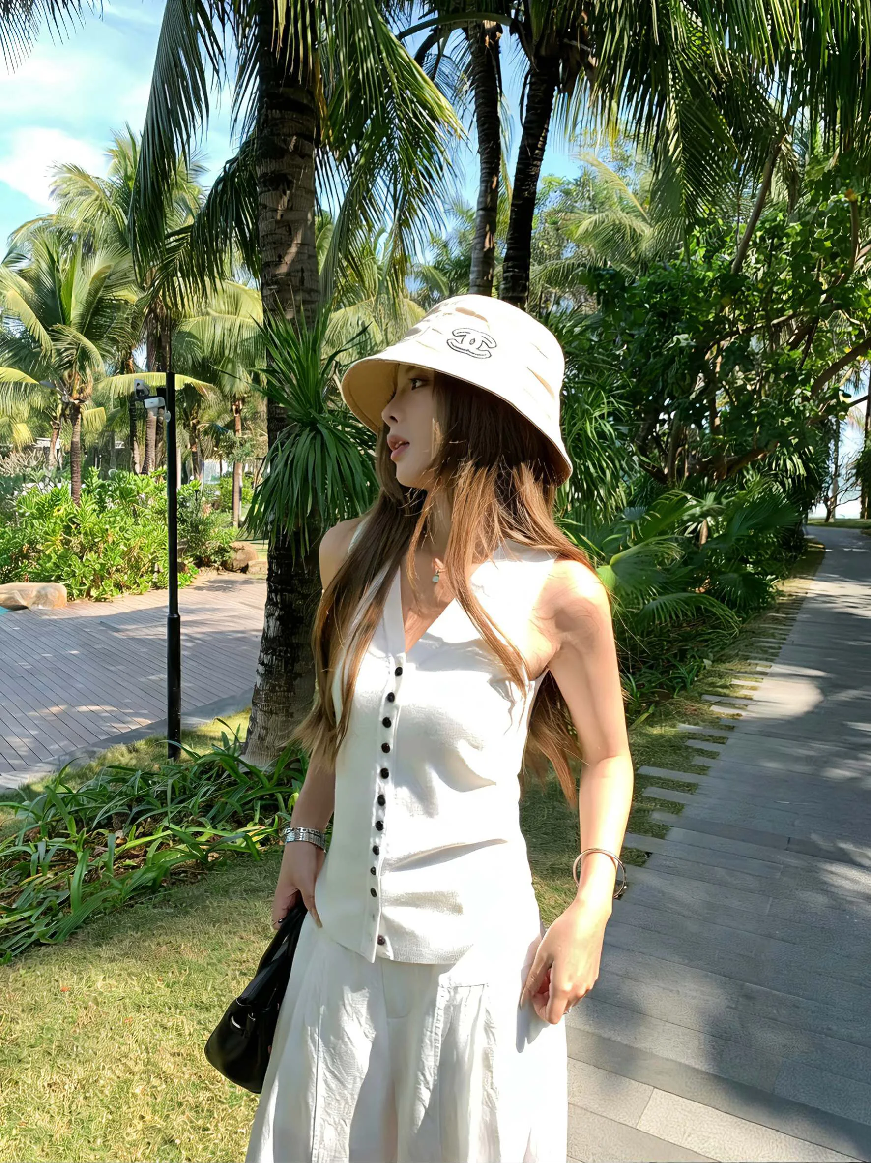 Hats CHANEL 17498327