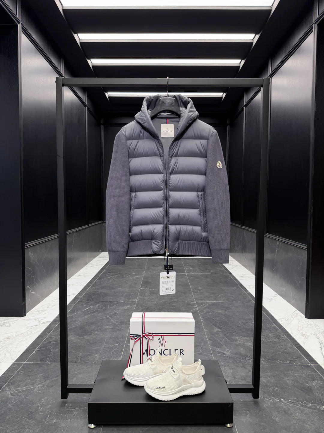 Men's Jackets And Down Jackets MONCLER 18184549
