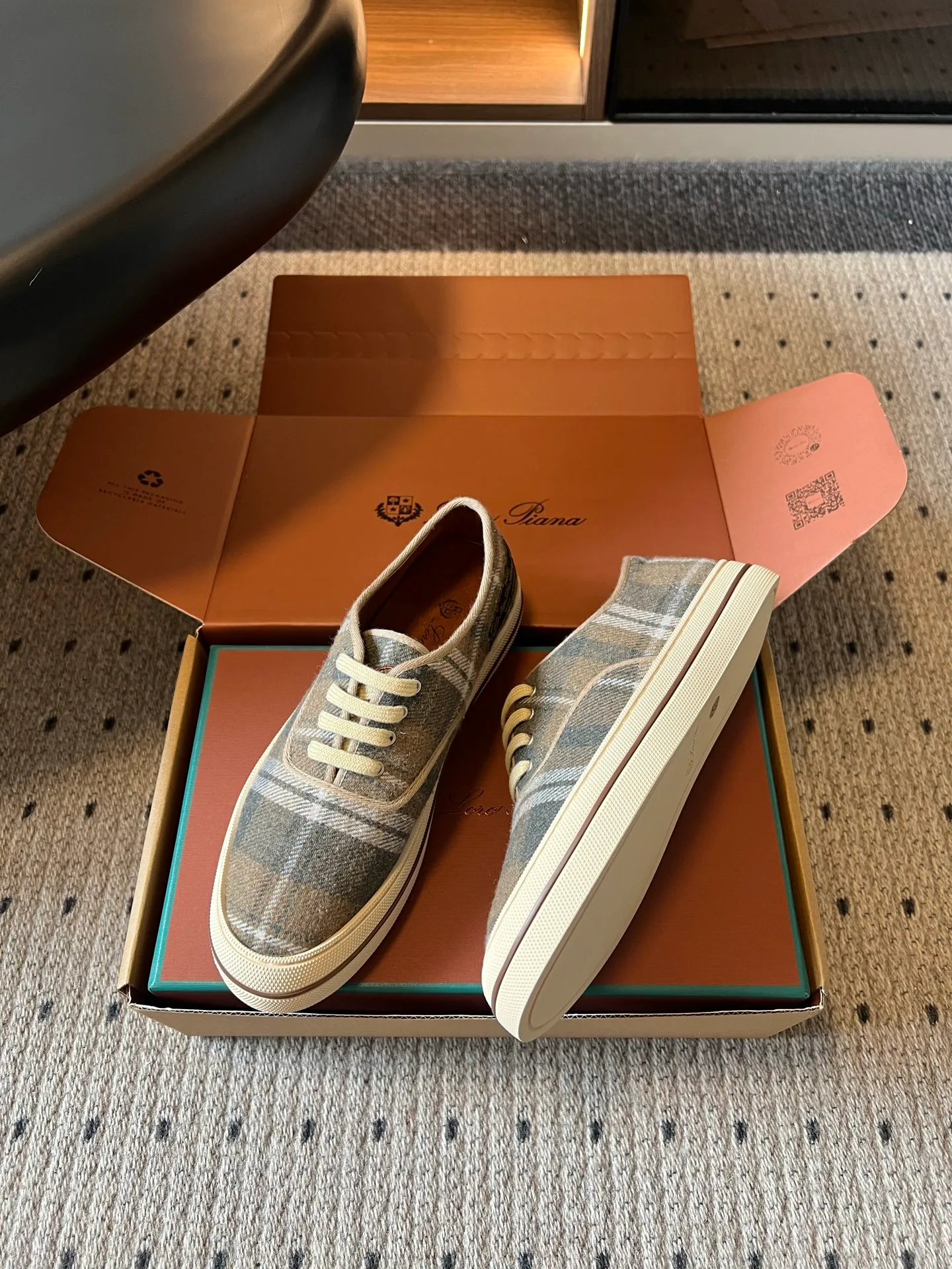 Women's Sneakers LORO PIANA 17942682