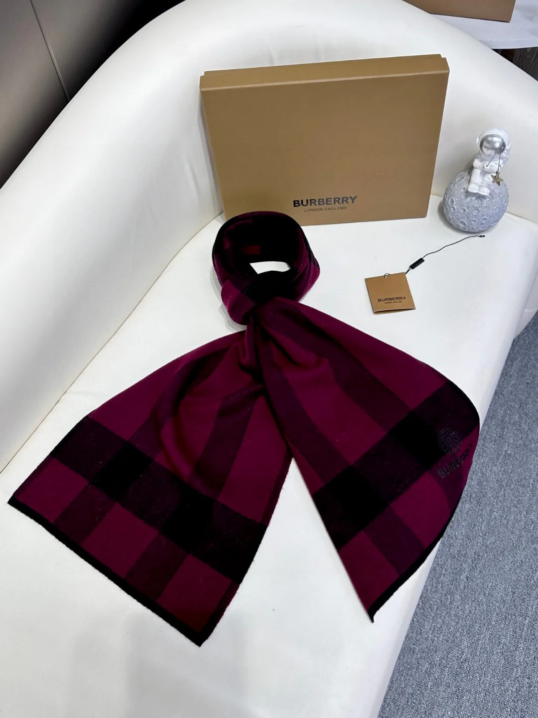 Scarves BURBERRY 19570142