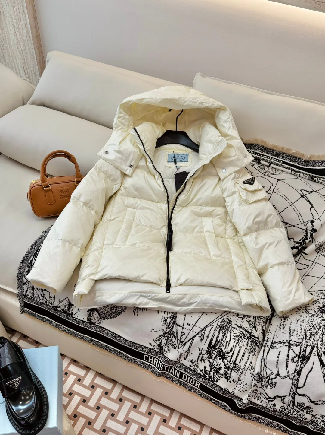 Women's Jackets And Down Jackets PRADA 17910124