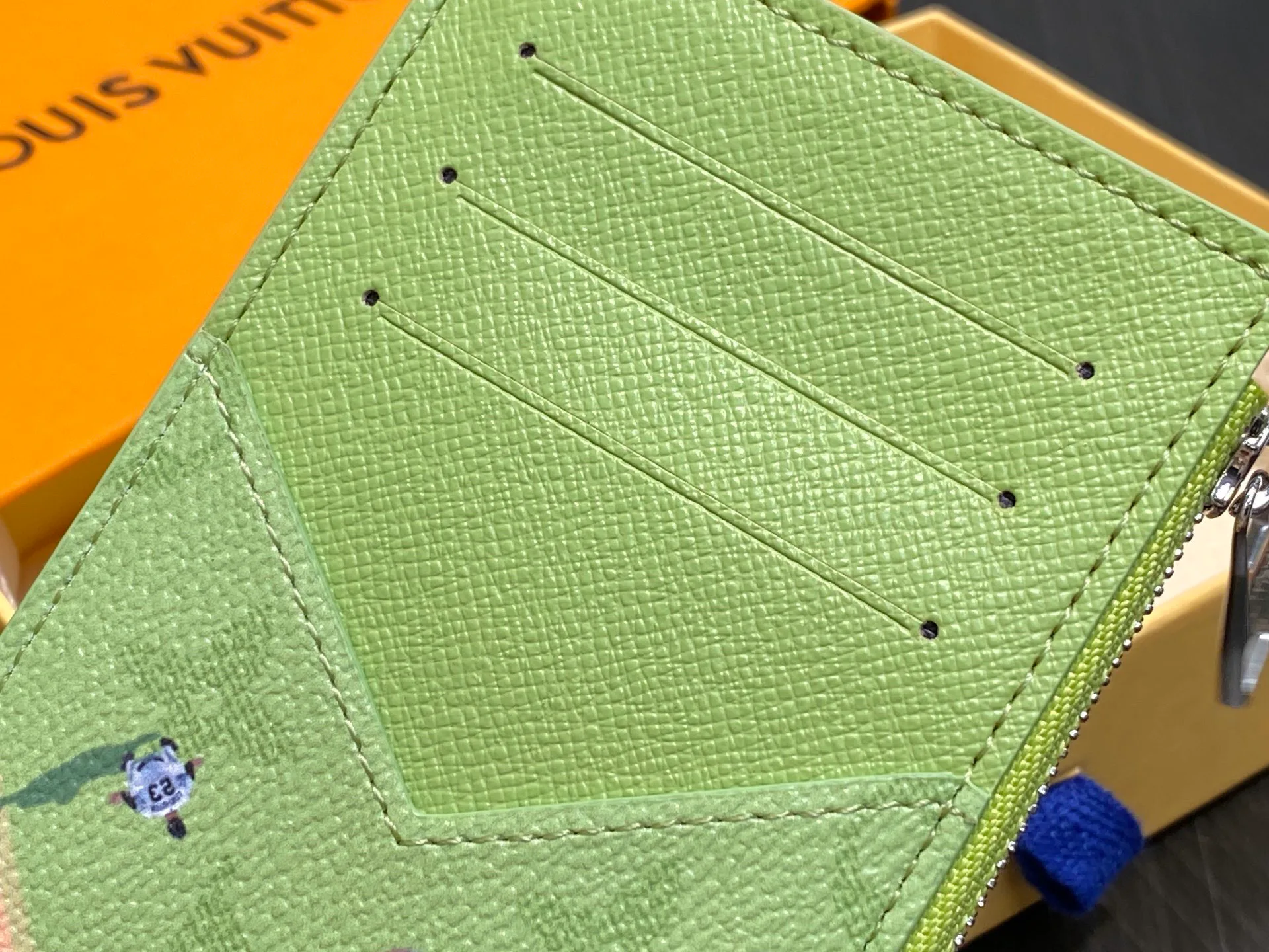 Women's Clutches LOUIS VUITTON 17499412