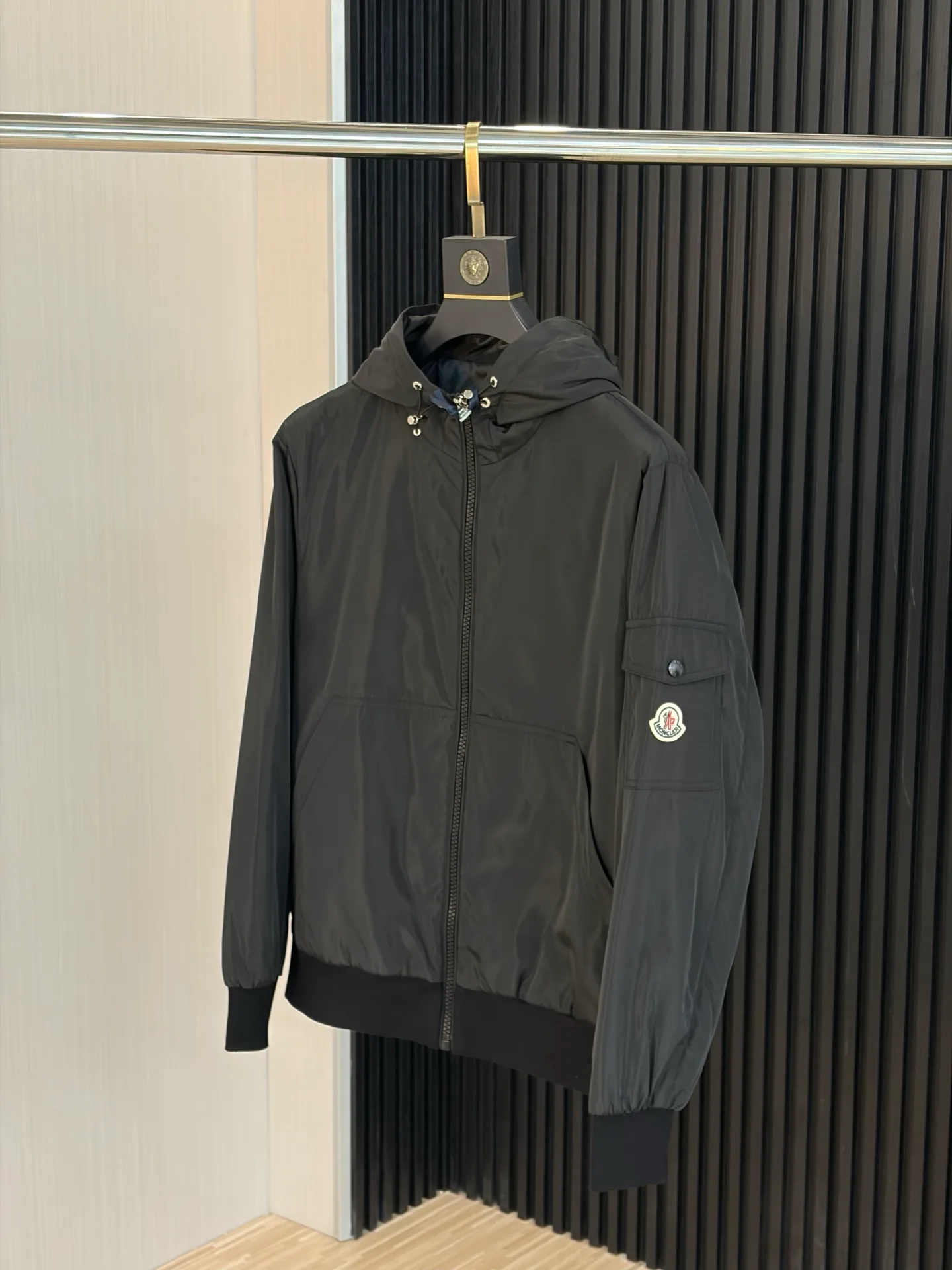 Men's Jackets And Down Jackets MONCLER 18218449