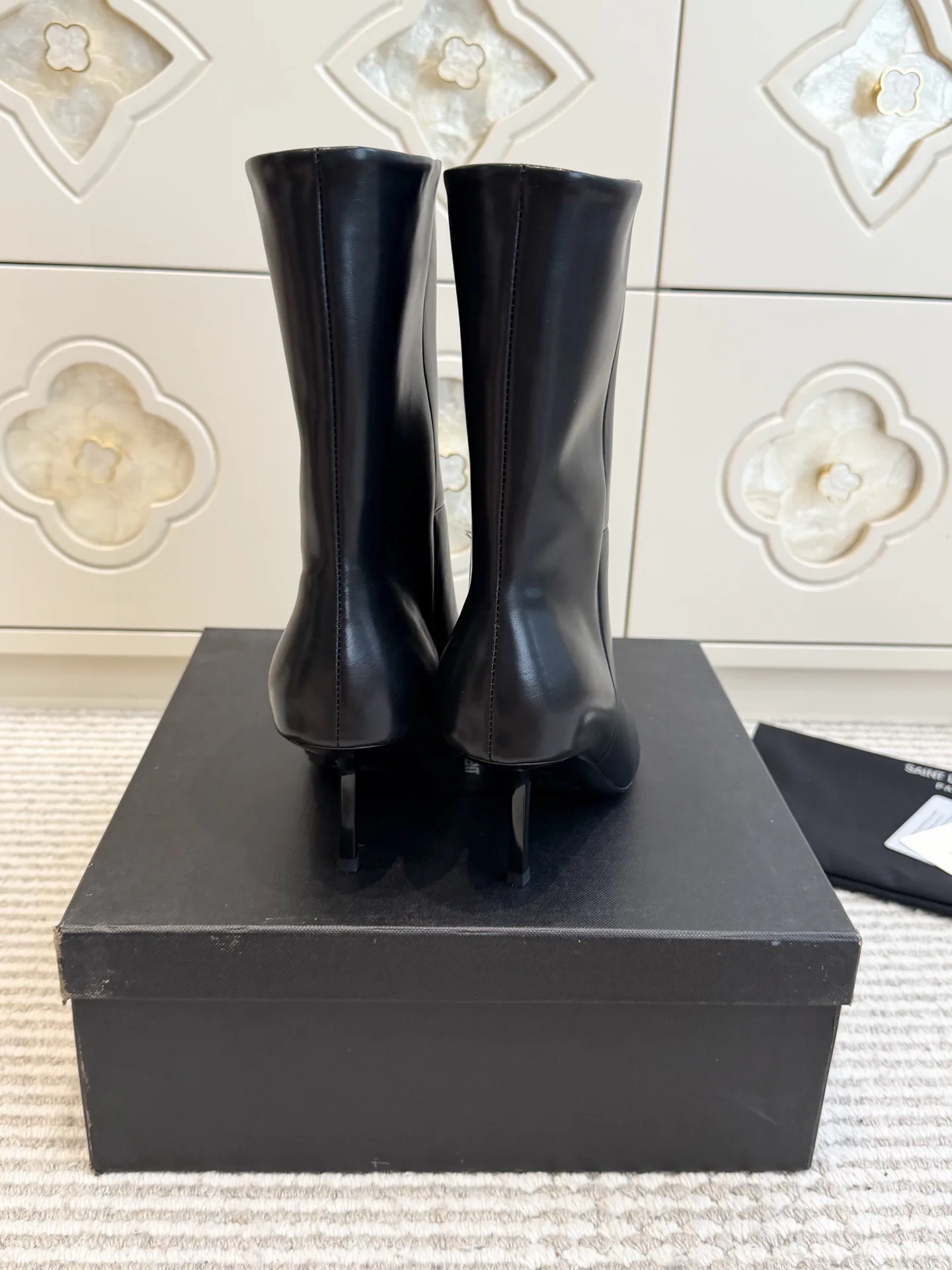 Women's Booties SAINT LAURENT 18092450