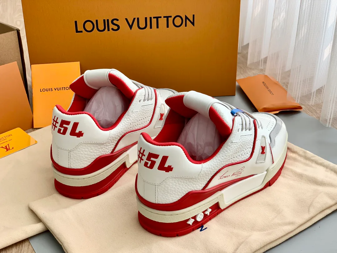 Women's Sneakers LOUIS VUITTON 18014142