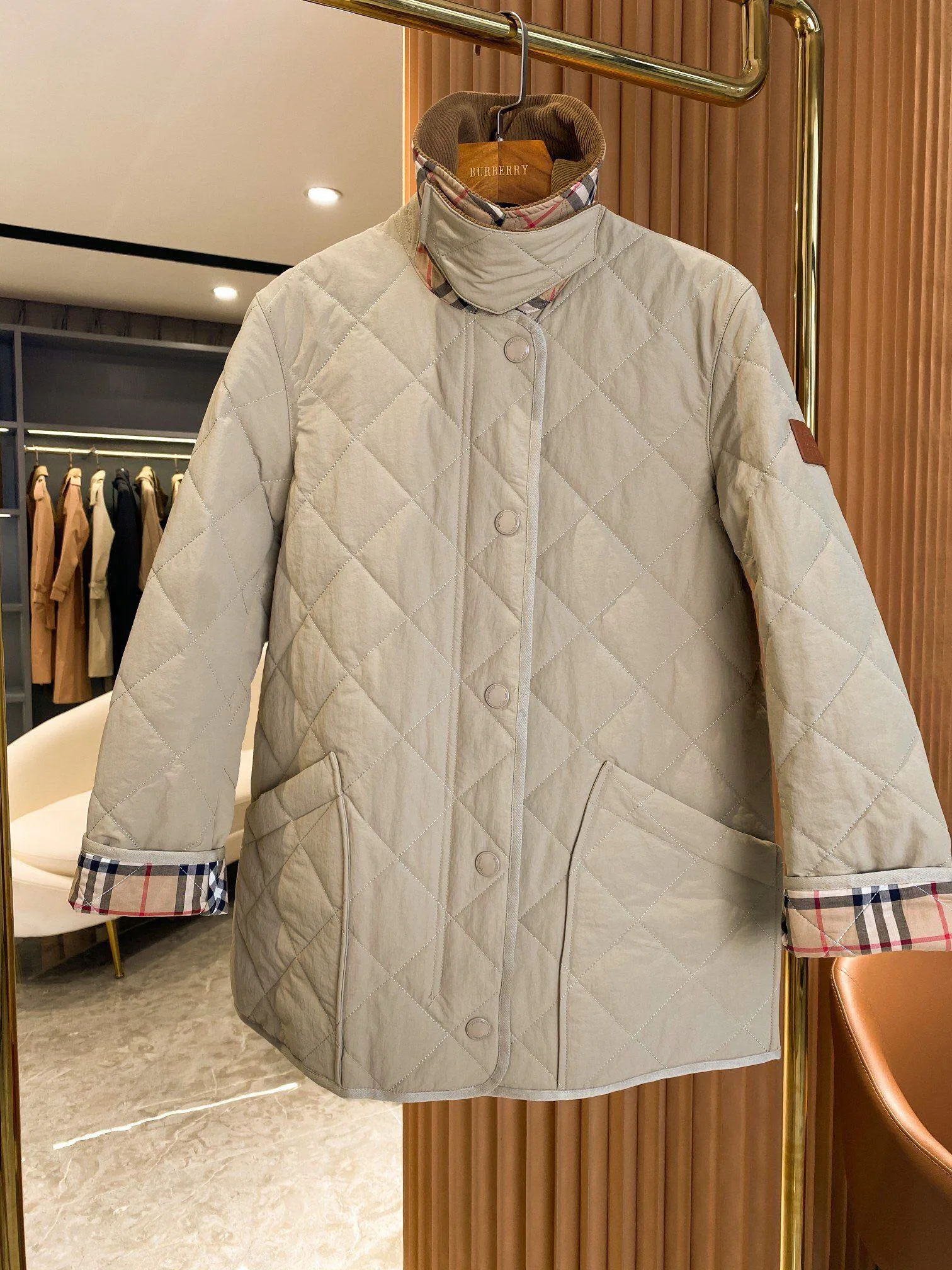 Women's Jackets And Down Jackets BURBERRY 17998768