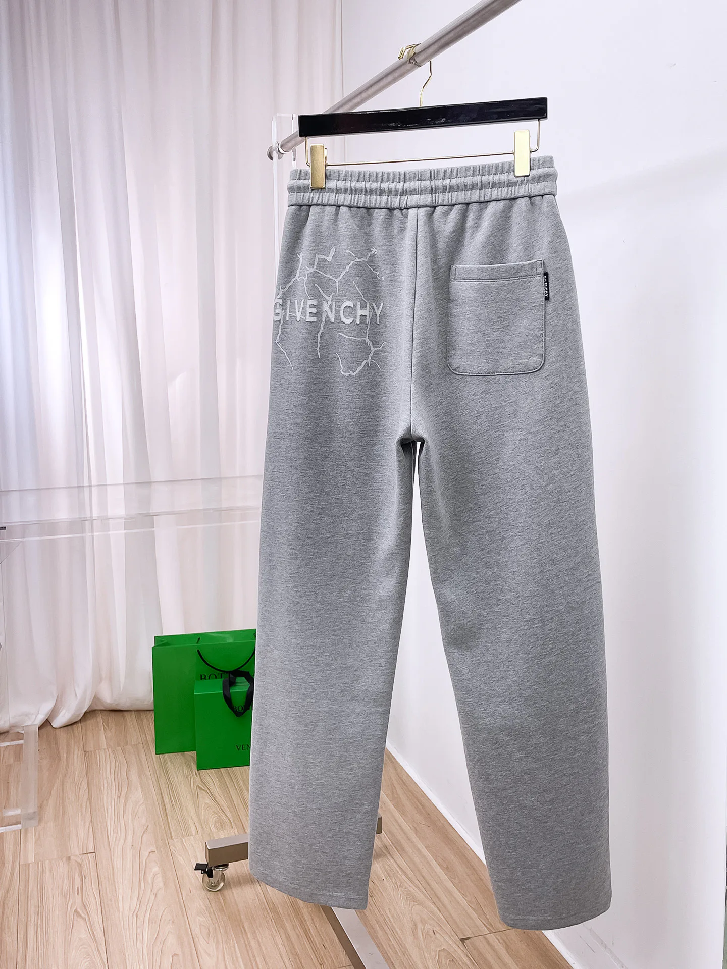 Men's Trousers GIVENCHY 18399377