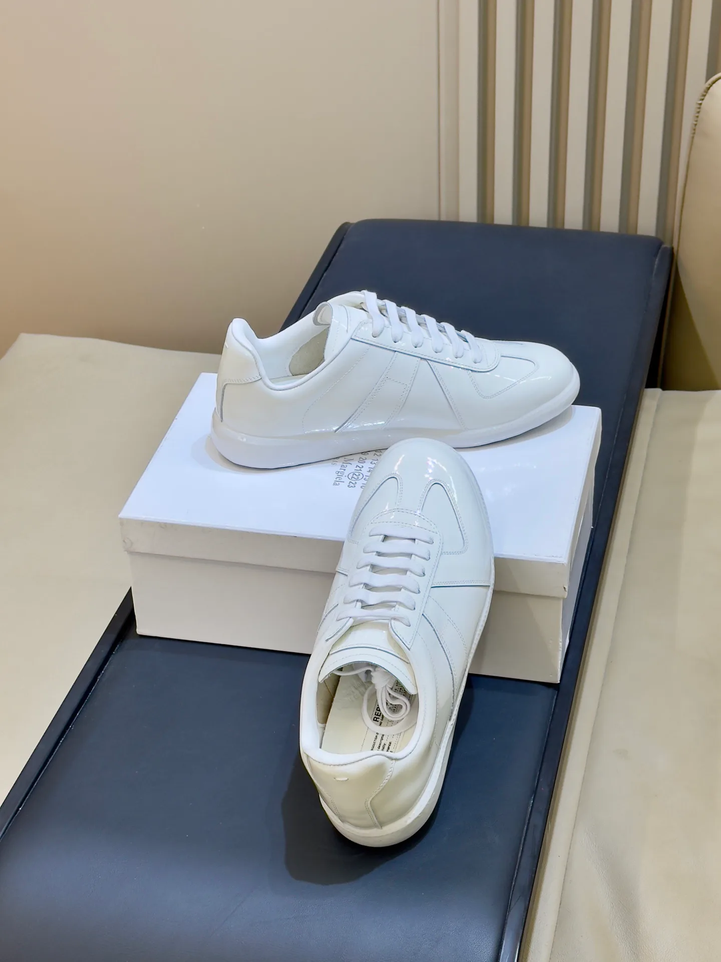 Women's Sneakers MAISON MARGIELA 18073435