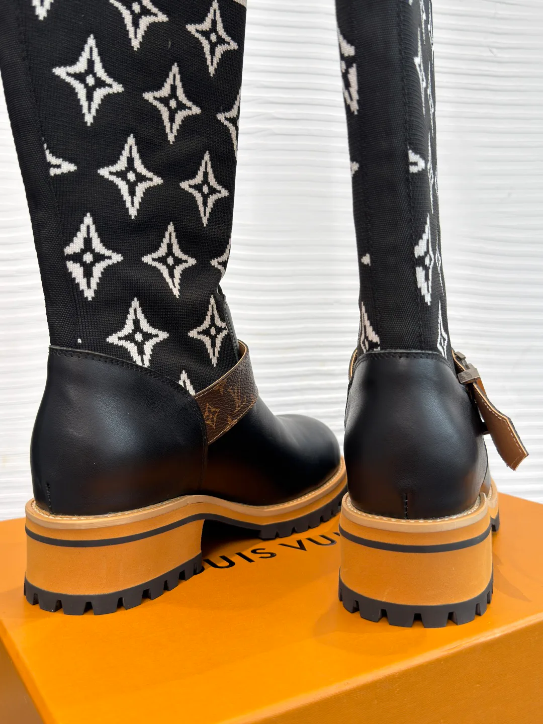 Women's Boots LOUIS VUITTON 18252044