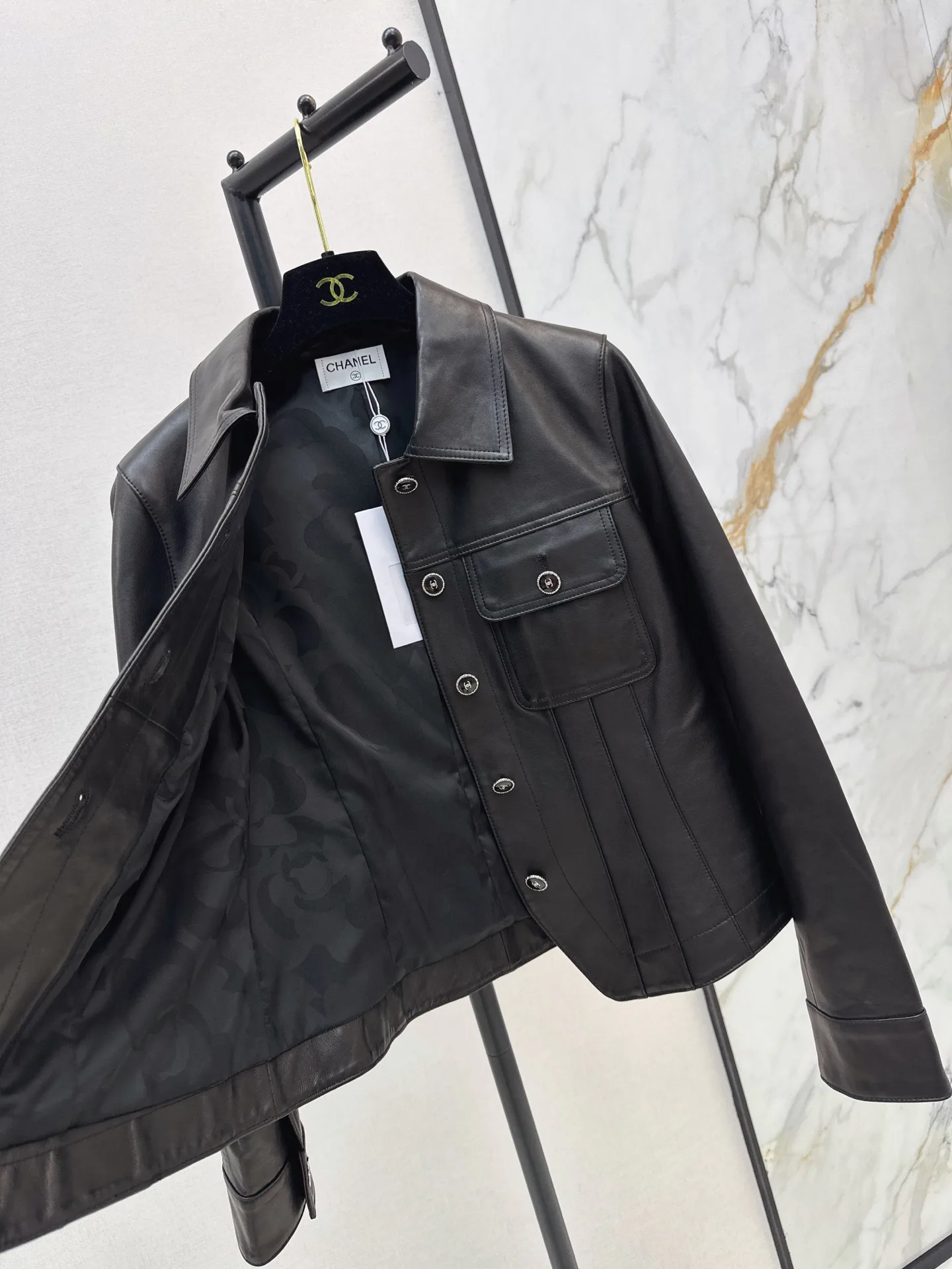 Women's Leather Jackets And Sheepskin Coats CHANEL 18173023