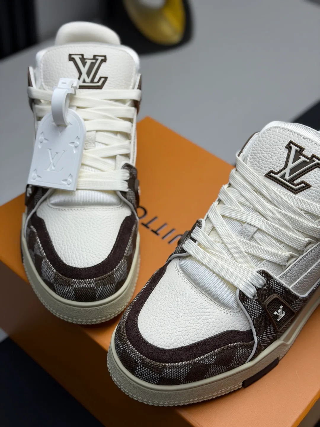 Women's Sneakers LOUIS VUITTON 17865121