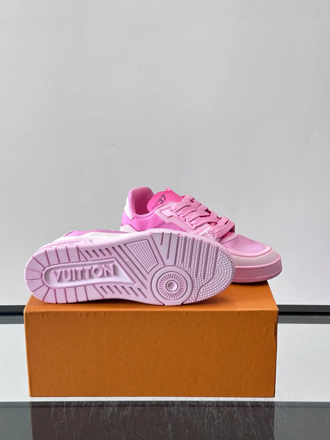 Men's Sneakers LOUIS VUITTON 17349441