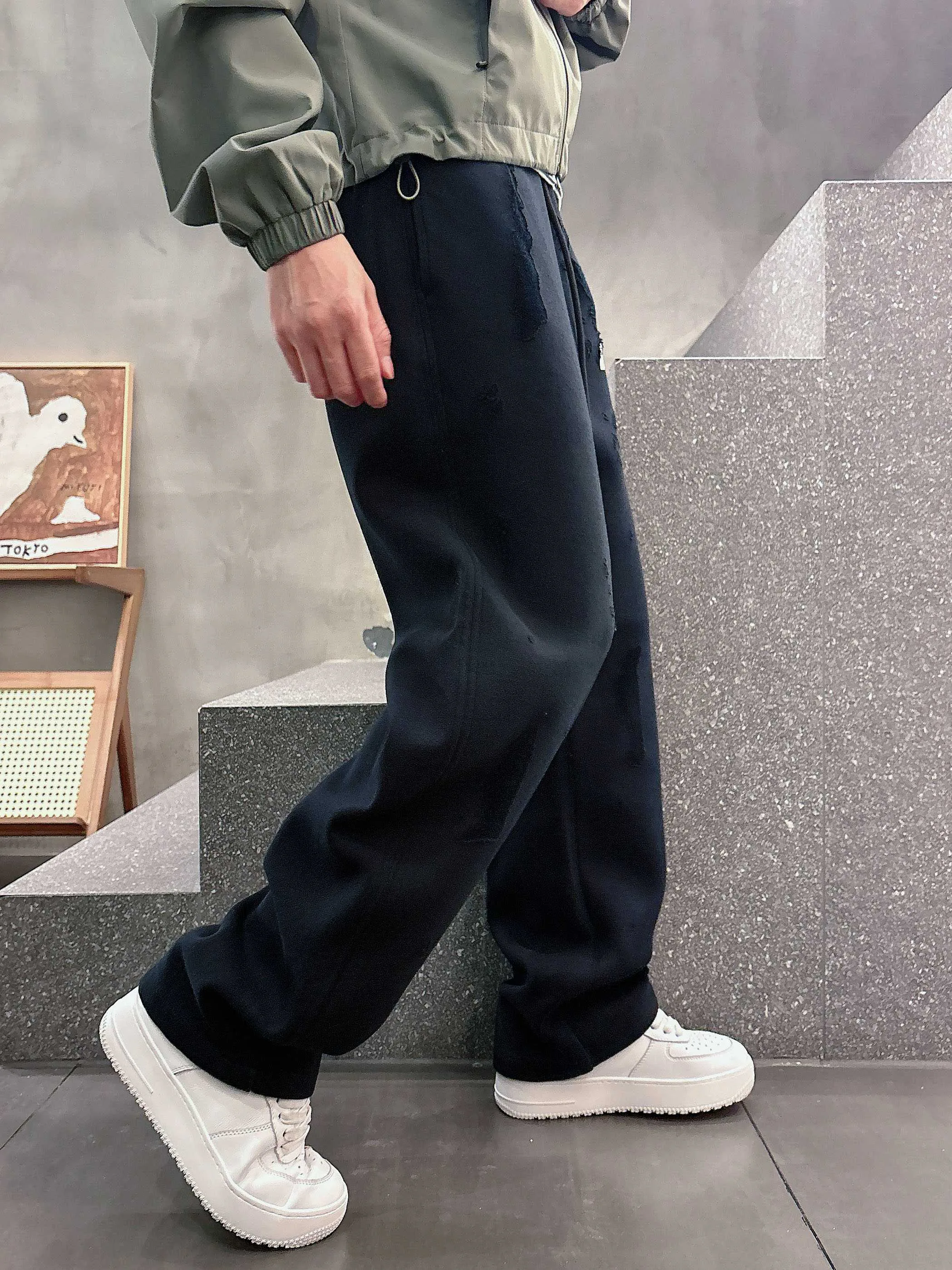 Men's Trousers BALENCIAGA 18368710