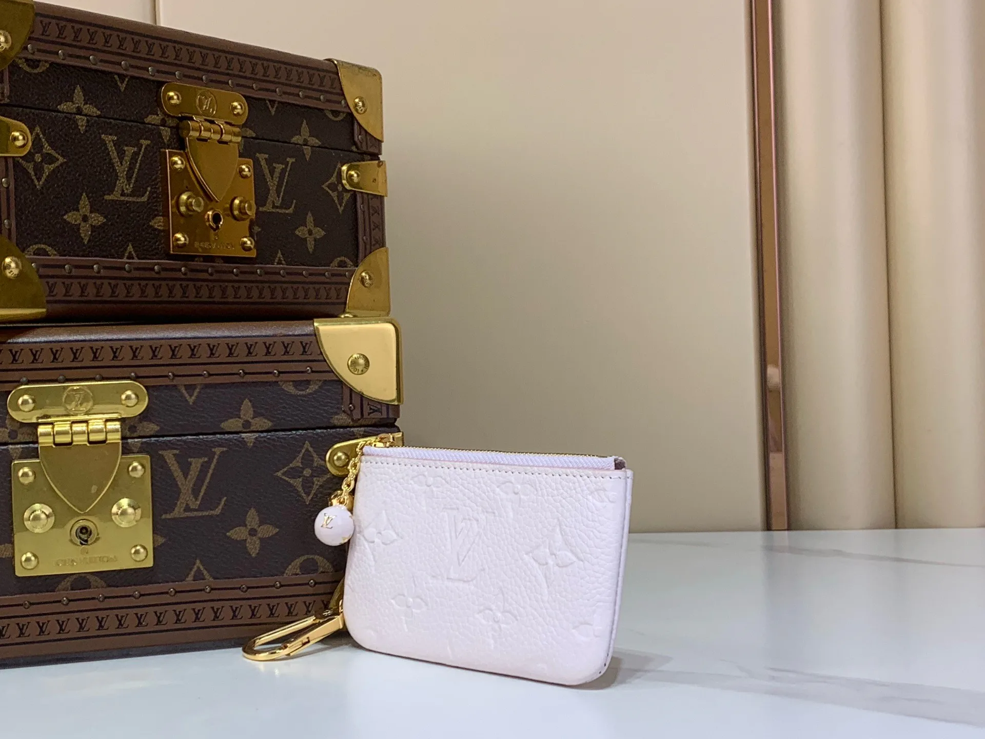 Women's Clutches LOUIS VUITTON 17499377