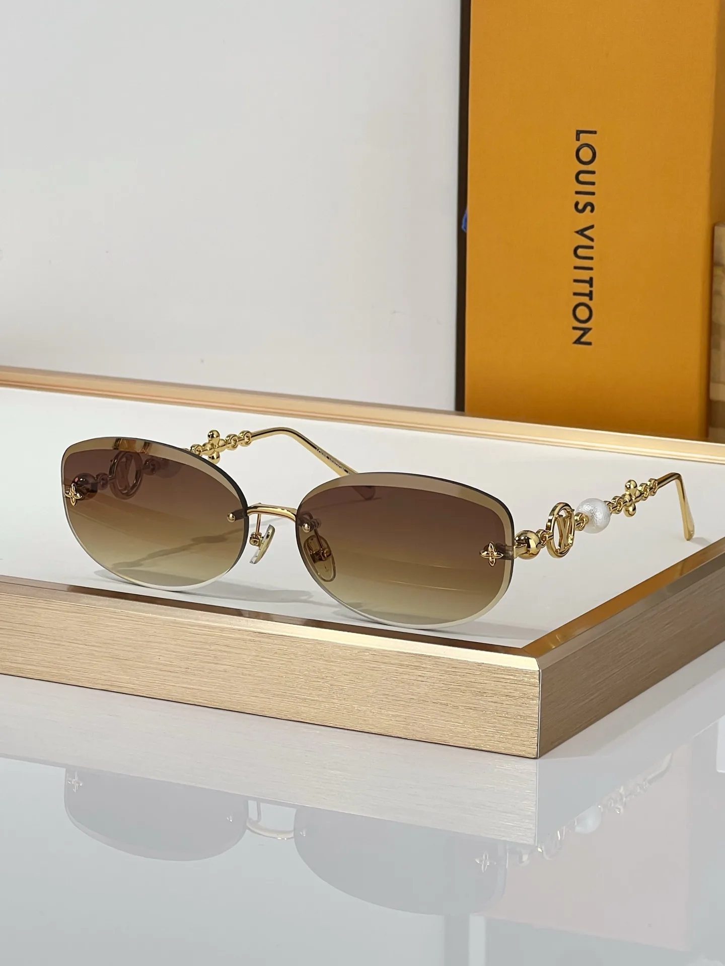 Glasses LOUIS VUITTON 17708551
