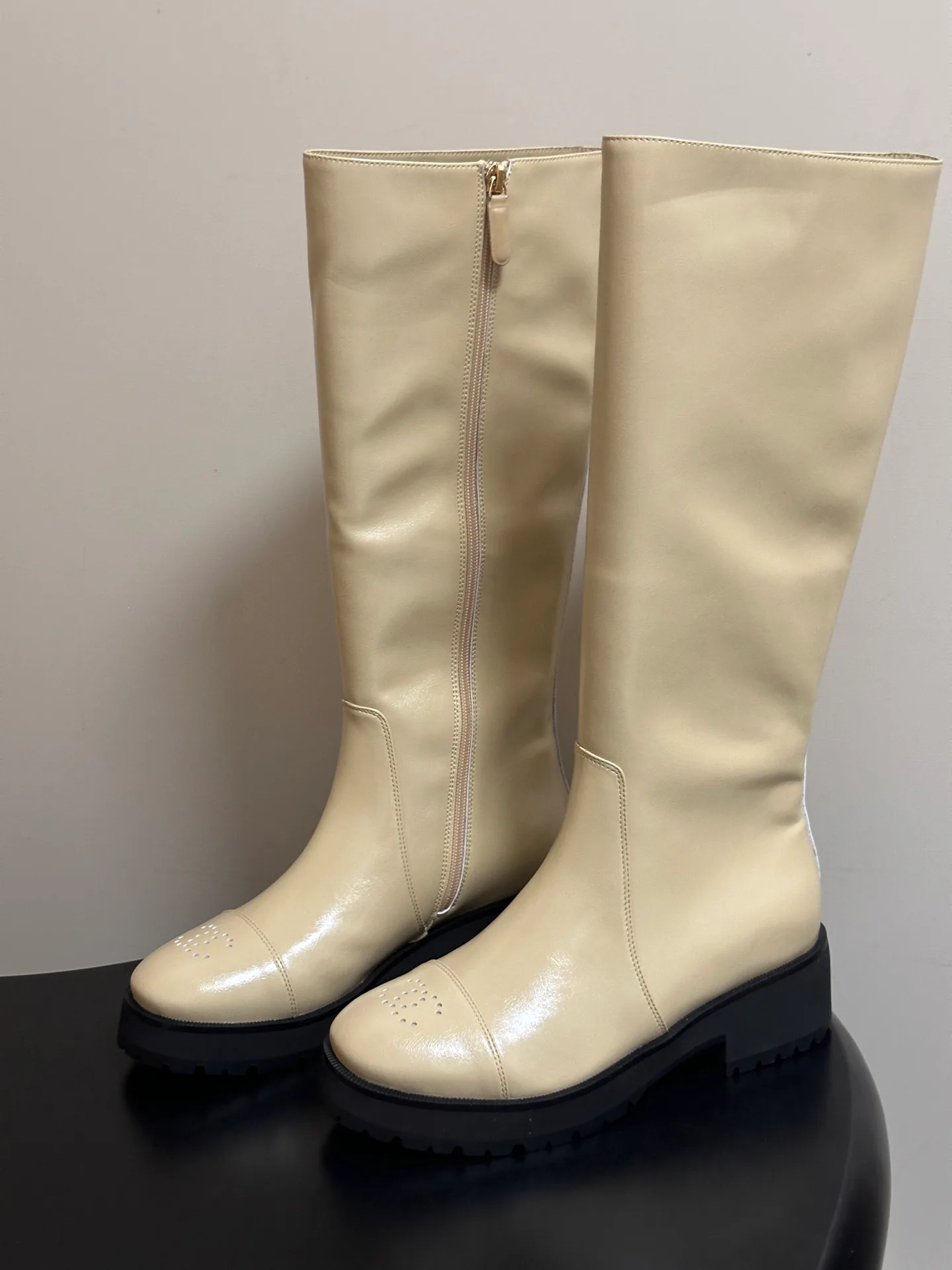 Women's Boots CHANEL 18048836