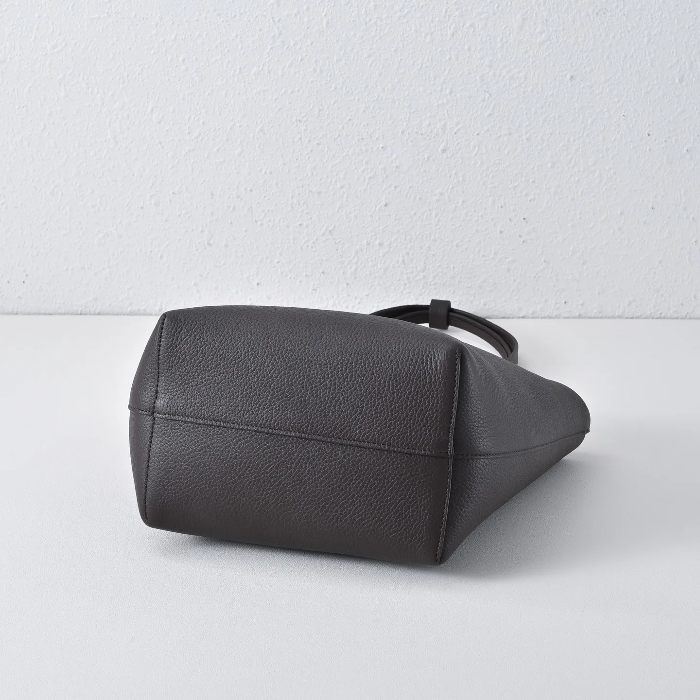 Women's Classic Handbags THE ROW 17449008