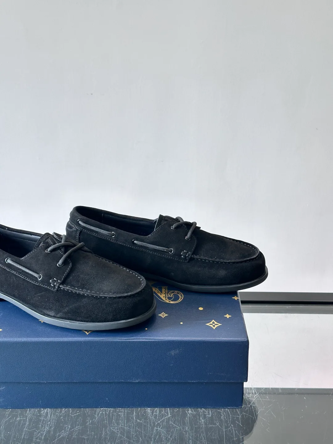 Men's Loafers And Dress Shoes LOUIS VUITTON 17941073