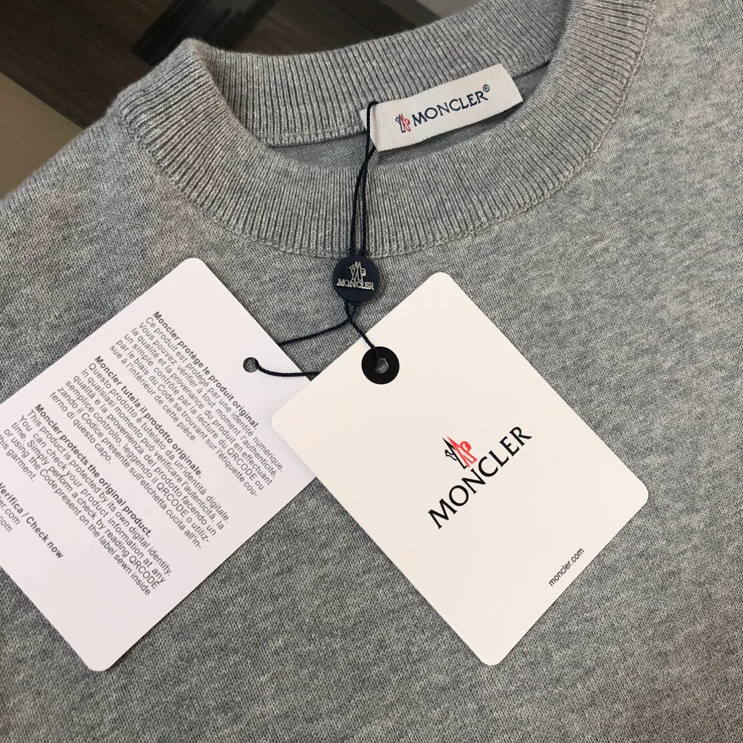 Men's Jumpers And Sweaters MONCLER 18002343