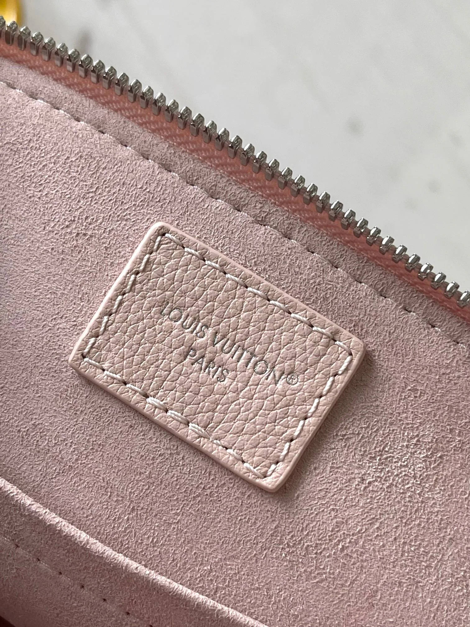 Women's Classic Handbags LOUIS VUITTON 18521052