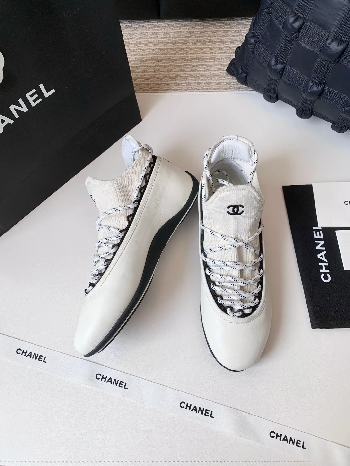 Women's Sneakers CHANEL 17989879