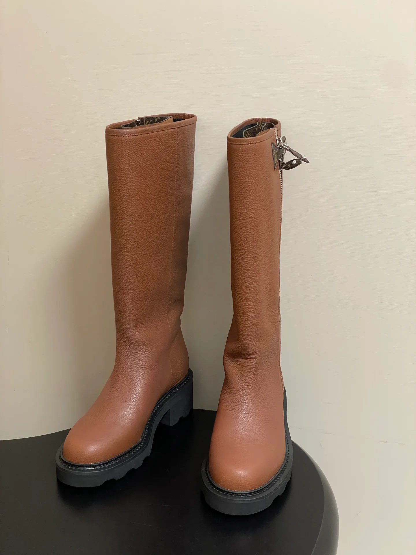 Women's Boots LOUIS VUITTON 18388127